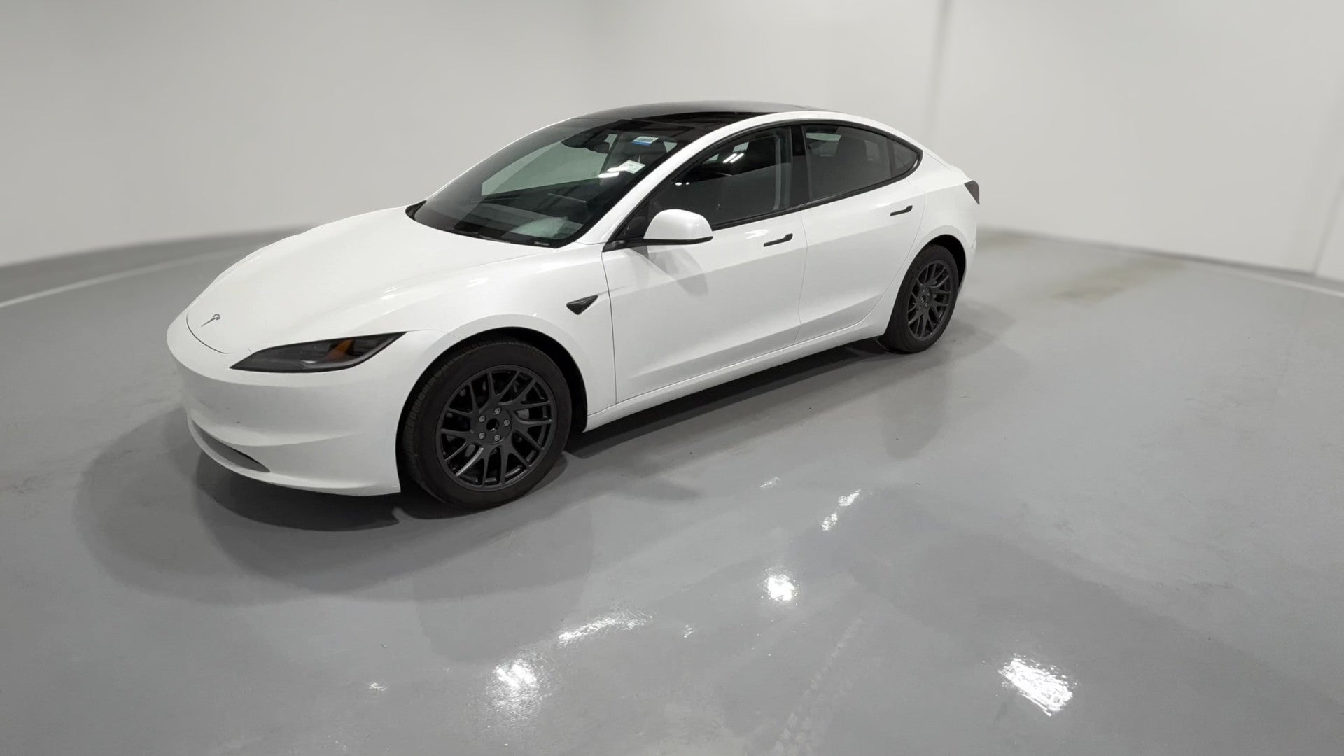 2024 Tesla Model 3 vehicle photo