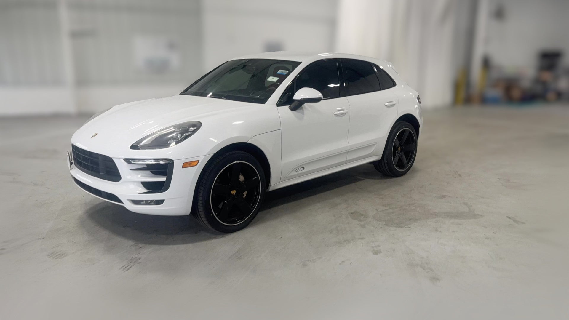 2017 Porsche Macan vehicle photo