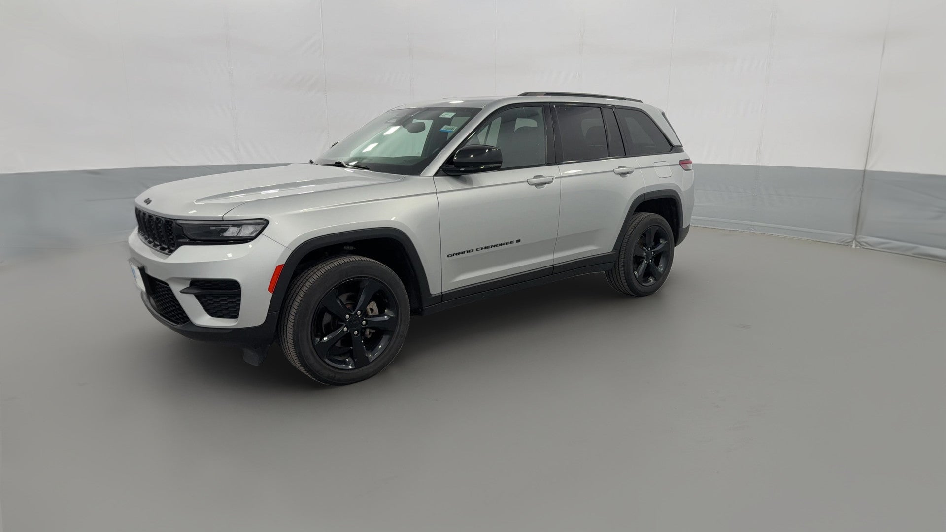 2023 Jeep Grand Cherokee vehicle photo