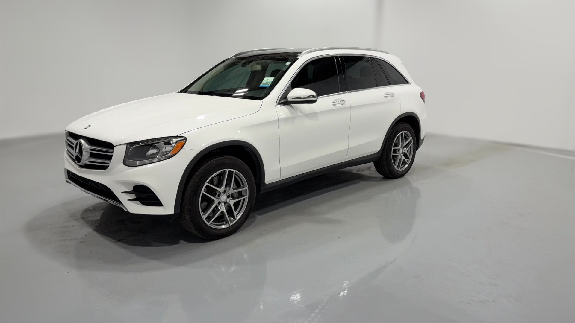 2016 Mercedes-Benz GLC vehicle photo