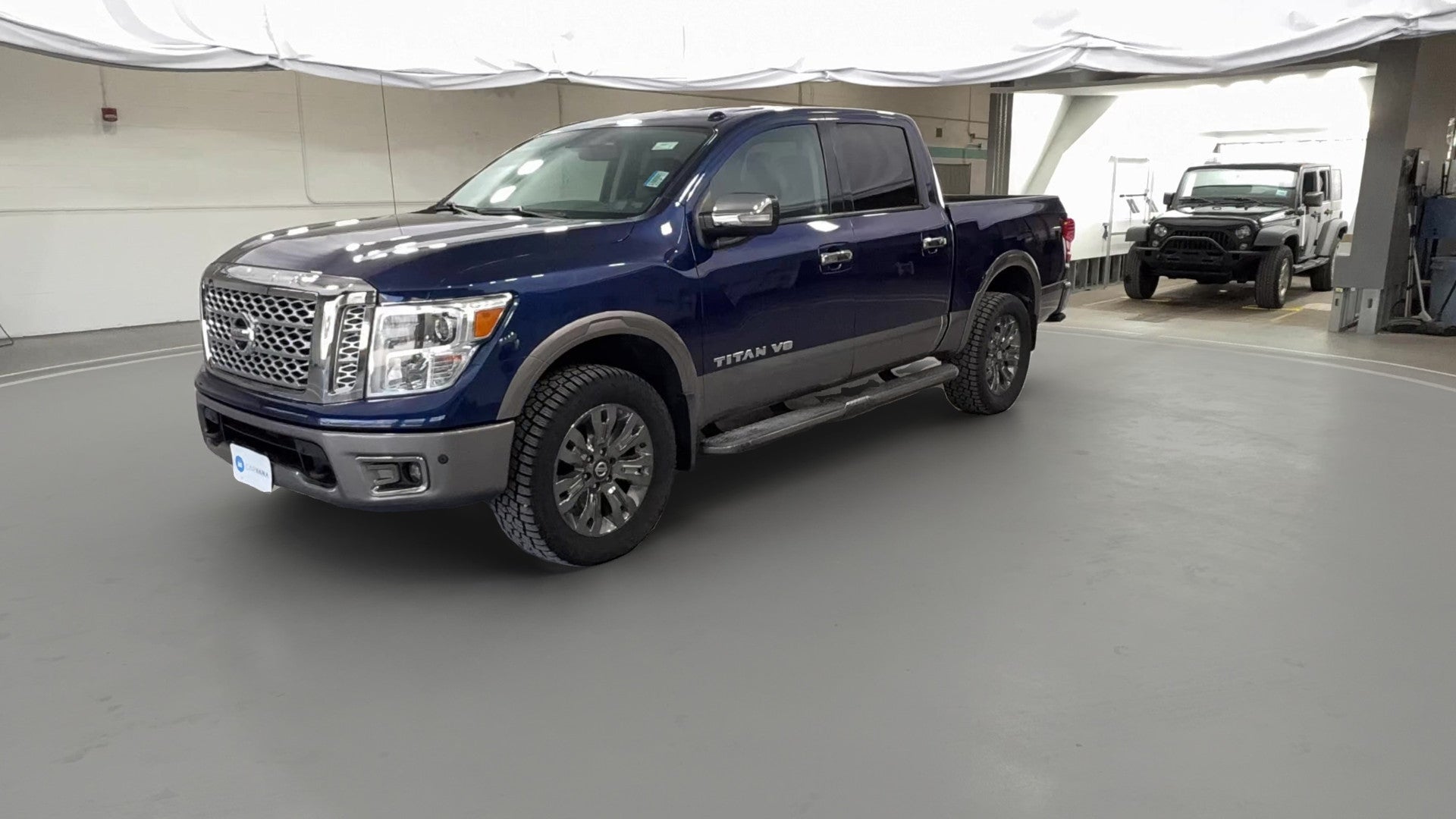2018 Nissan Titan Crew Cab vehicle photo