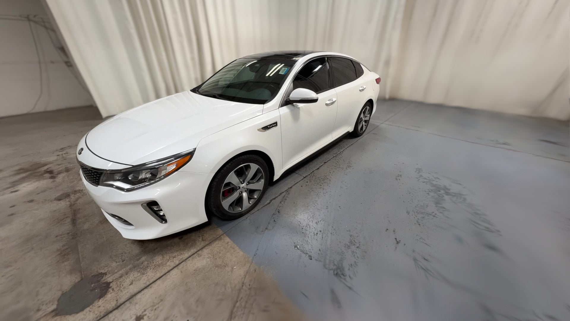 2018 Kia Optima vehicle photo