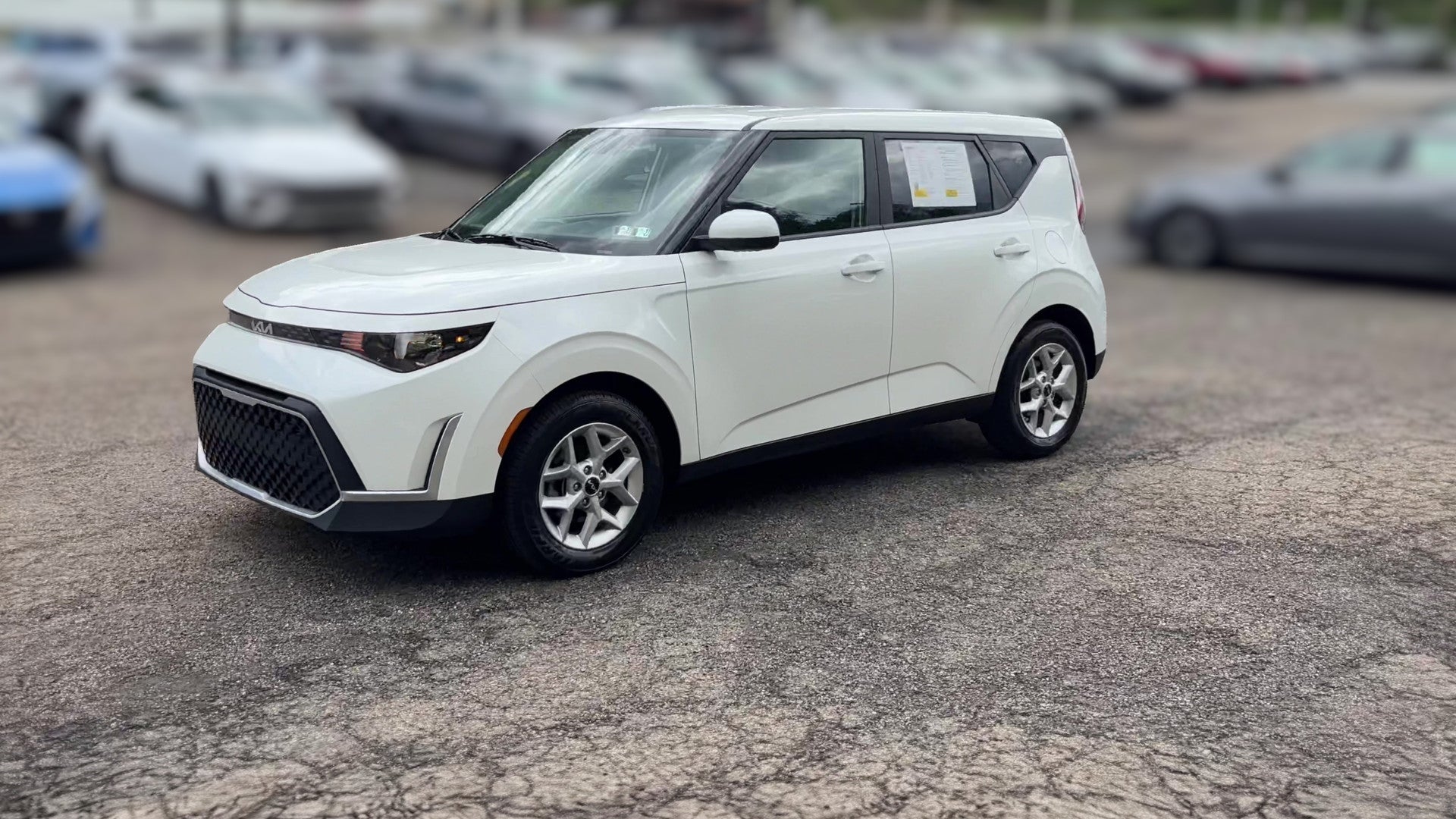 2025 Kia Soul vehicle photo