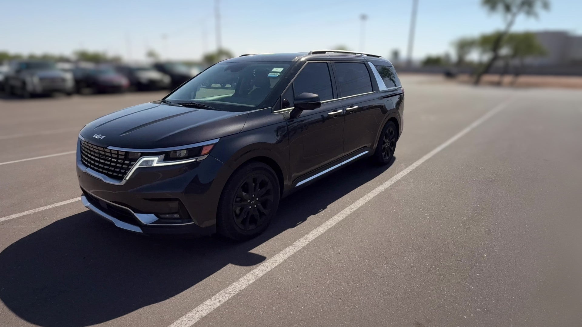 2022 Kia Carnival vehicle photo