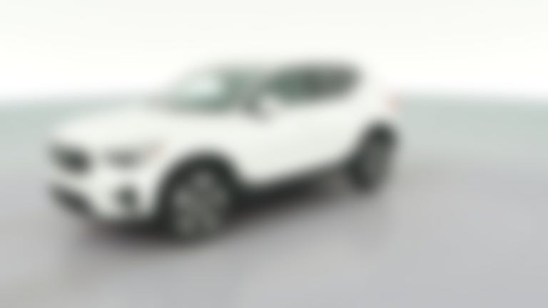 2025 Volvo XC40 vehicle photo