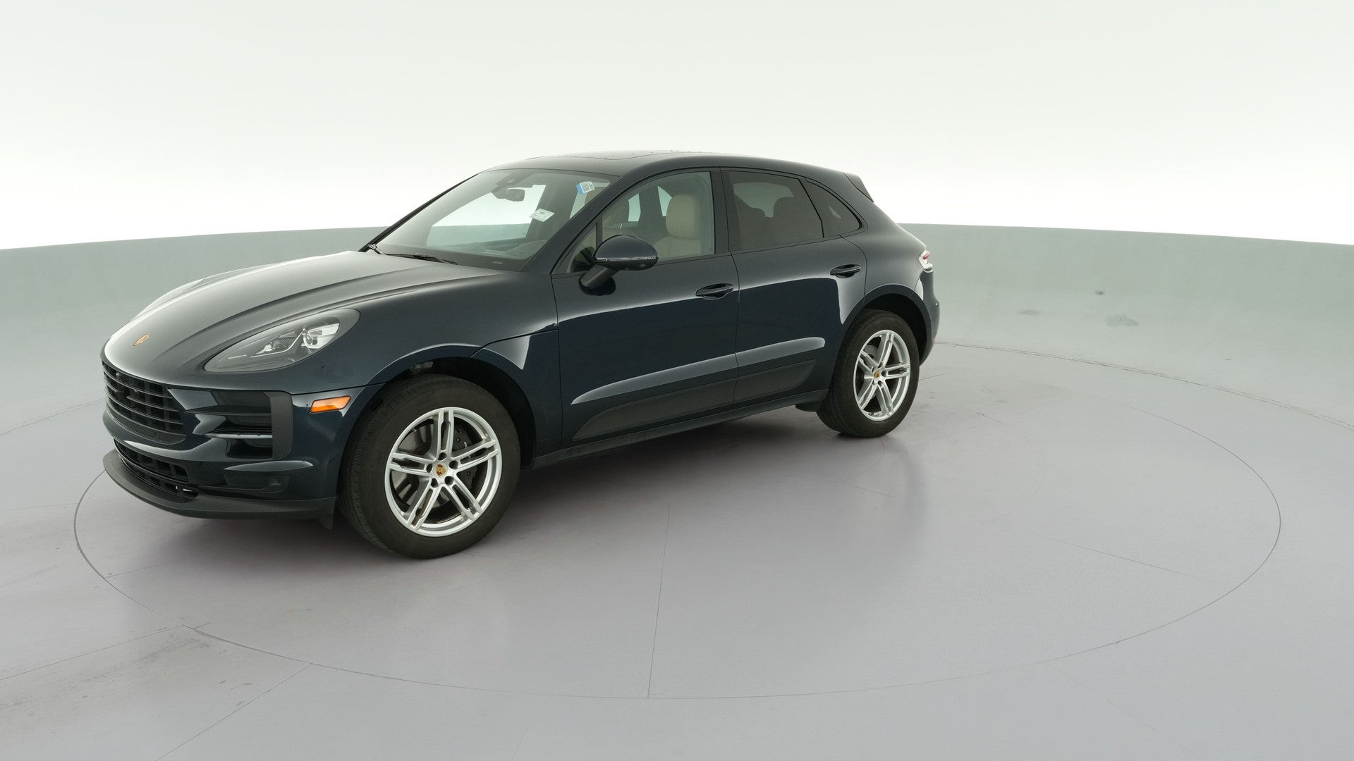 2021 Porsche Macan vehicle photo