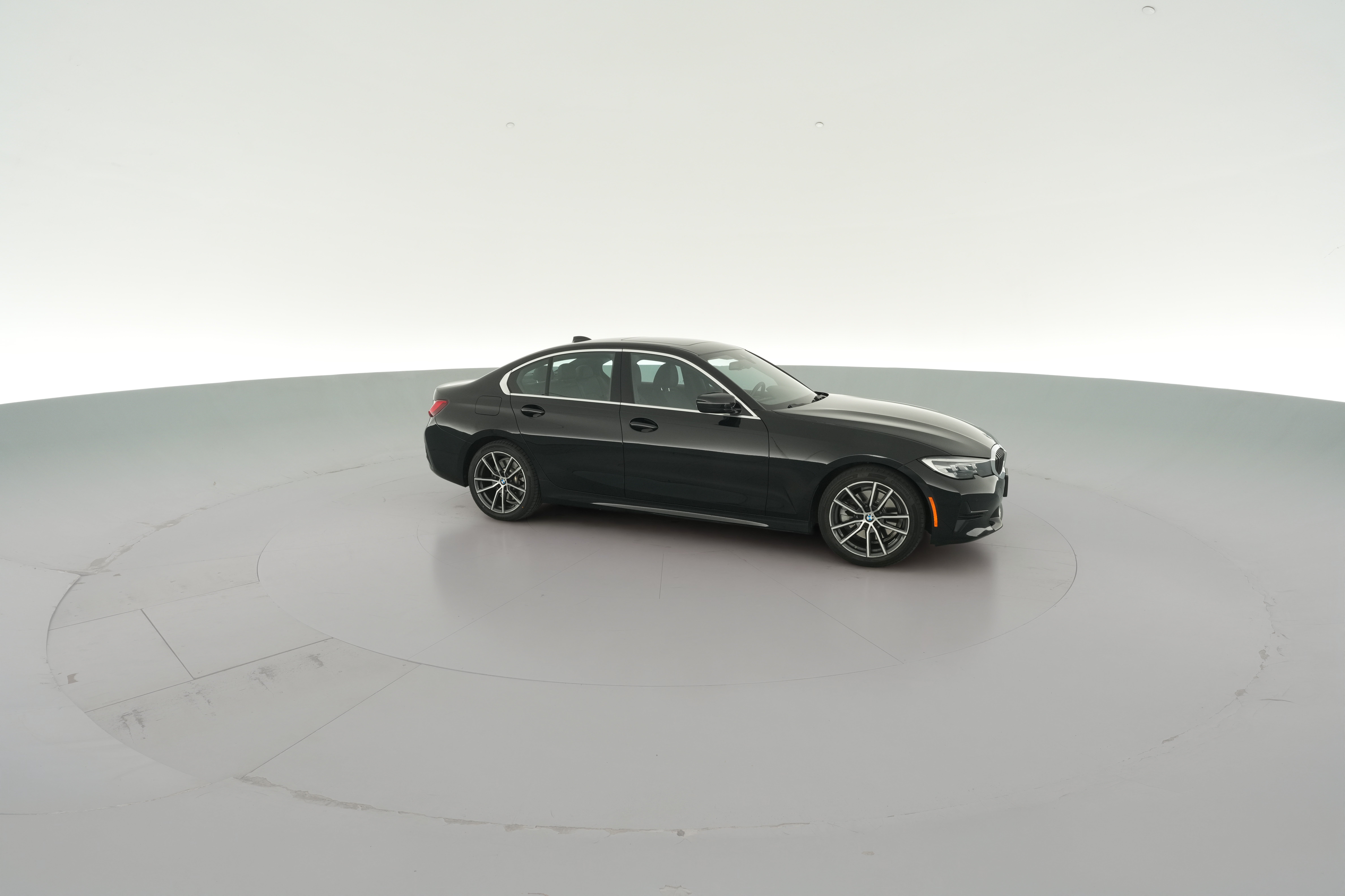 2021 BMW 3 Series 330e - Photo 35