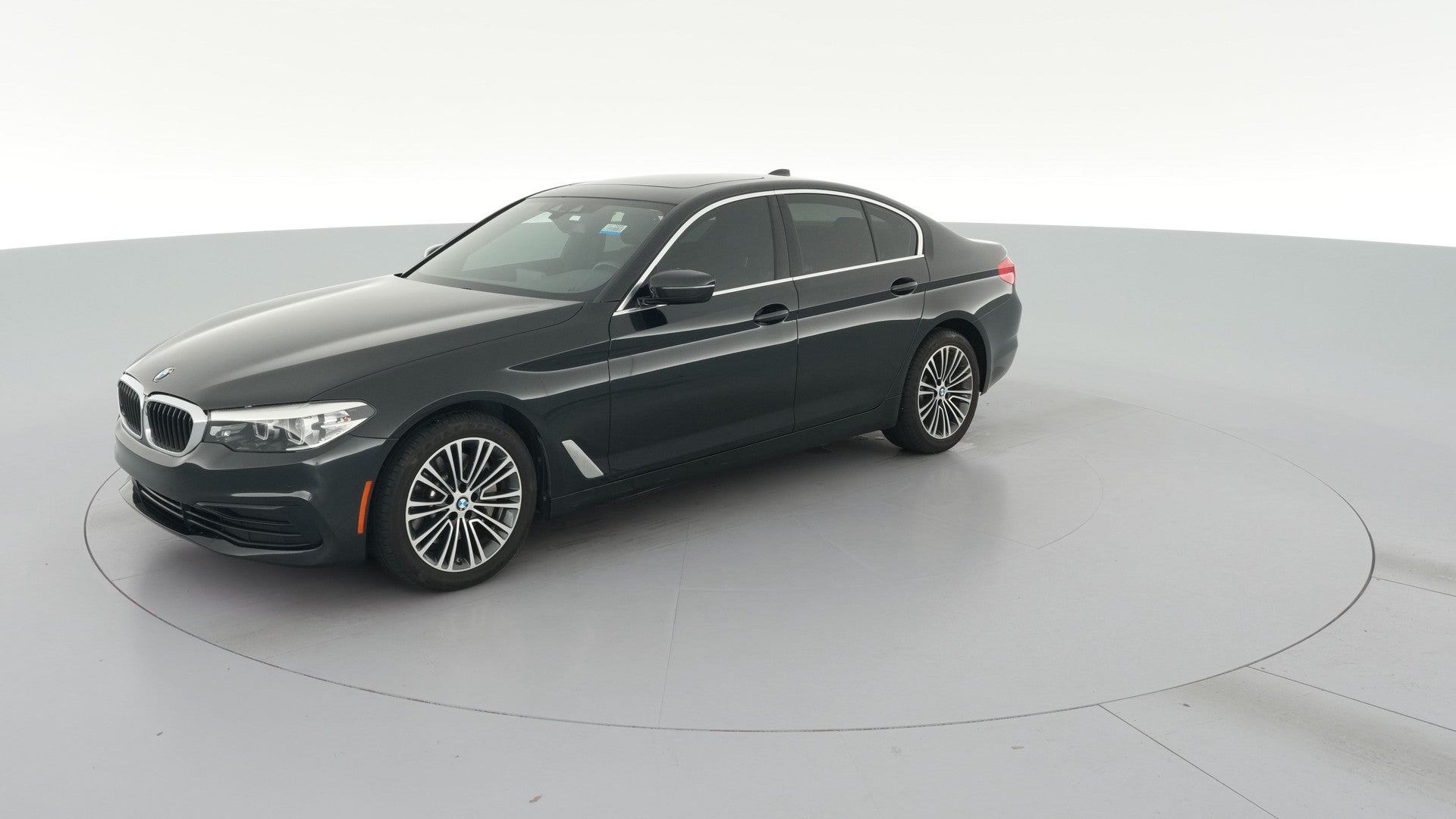 2019 BMW 5 Series vehicle photo