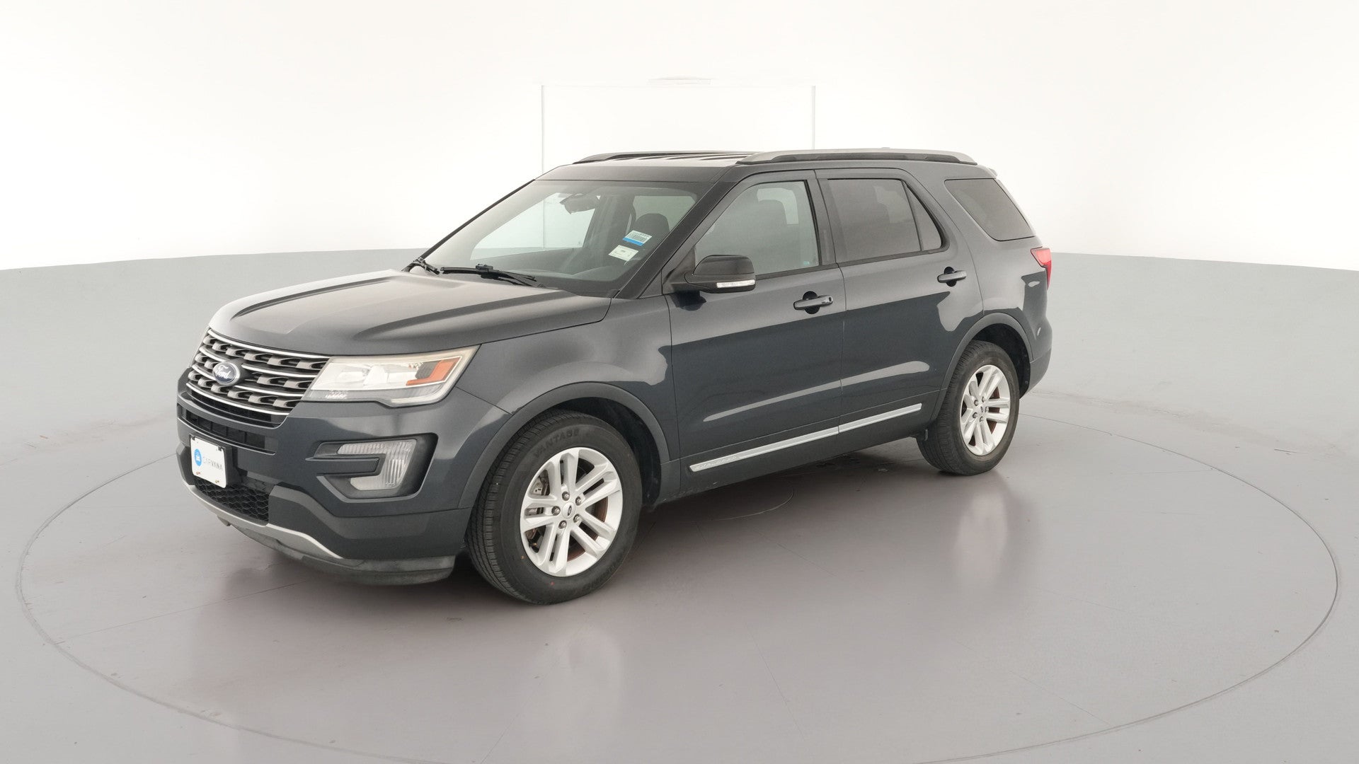 2017 Ford Explorer vehicle photo