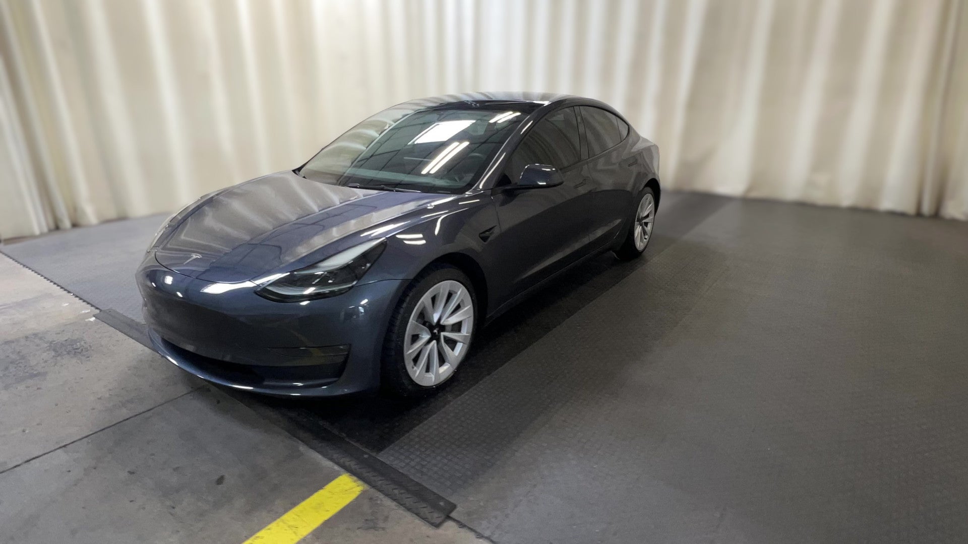2023 Tesla Model 3 vehicle photo