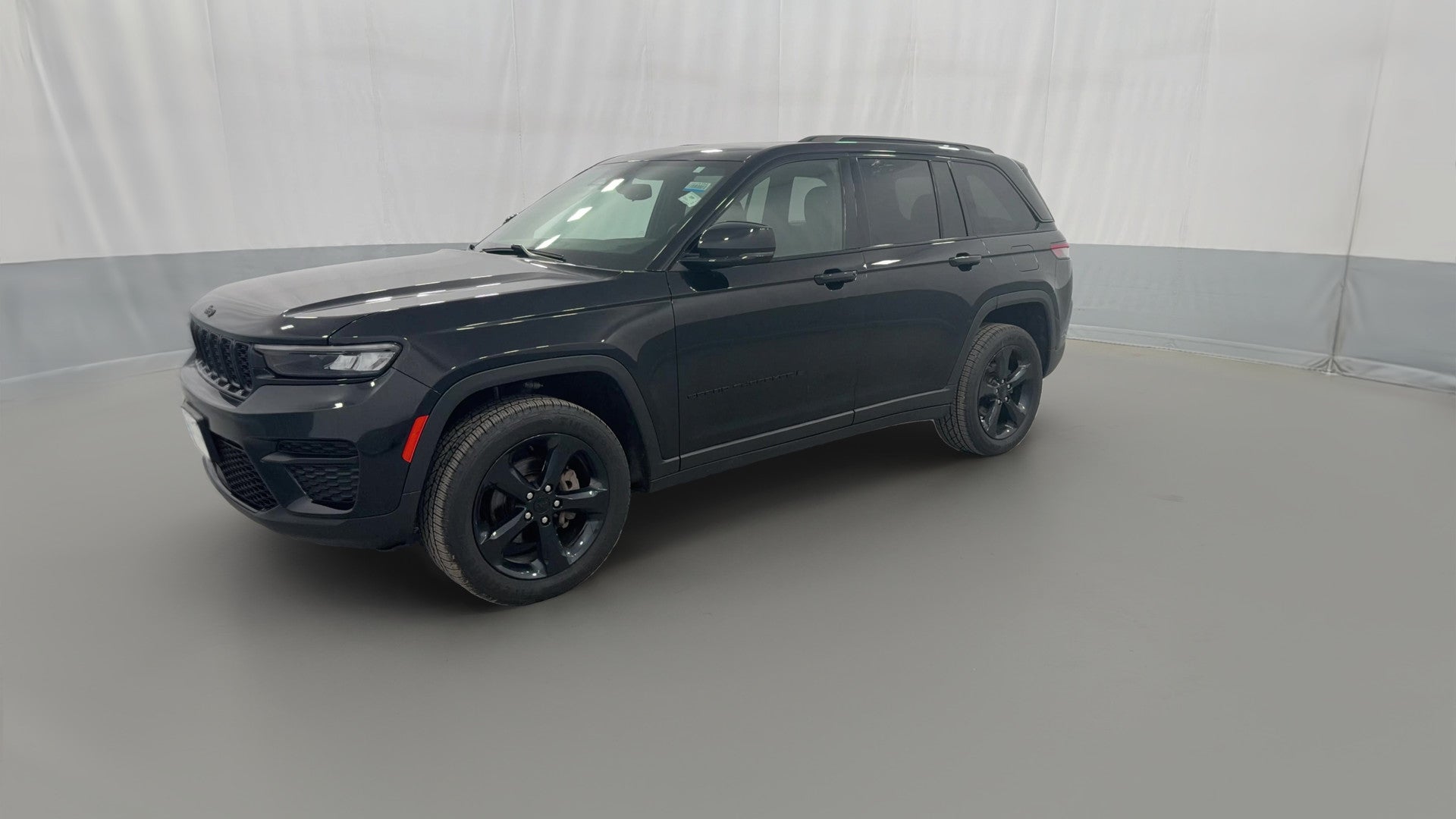2023 Jeep Grand Cherokee vehicle photo