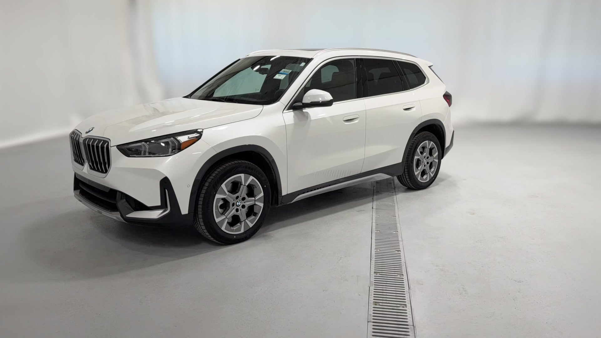 2026 BMW X1 vehicle photo