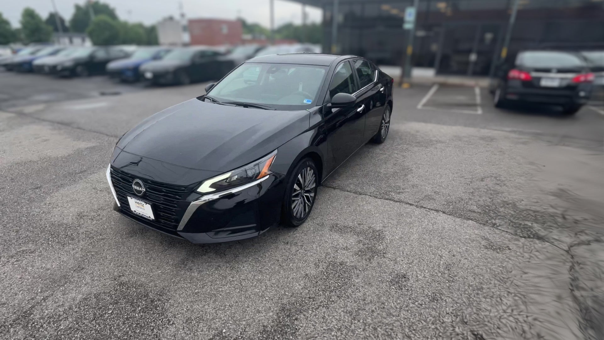 2025 Nissan Altima vehicle photo