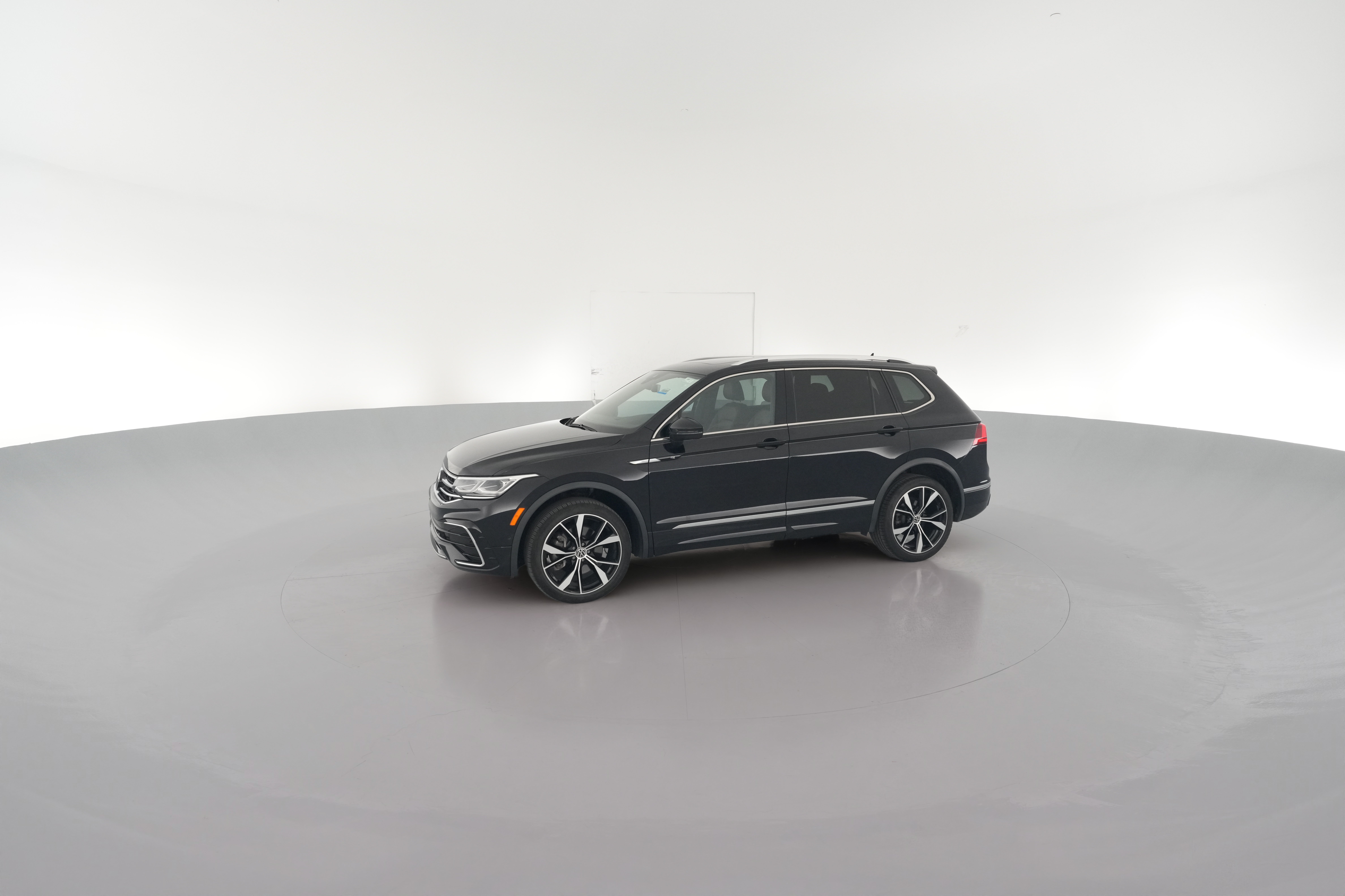 2023 Volkswagen Tiguan SEL R-LINE - Photo 30