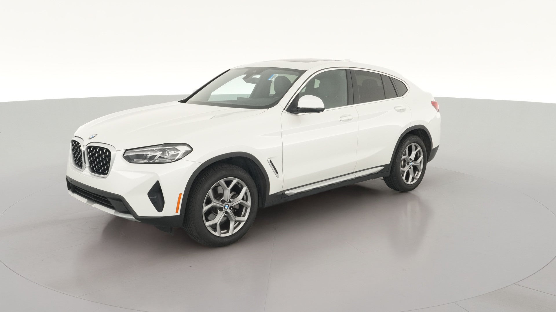 2025 BMW X4 vehicle photo