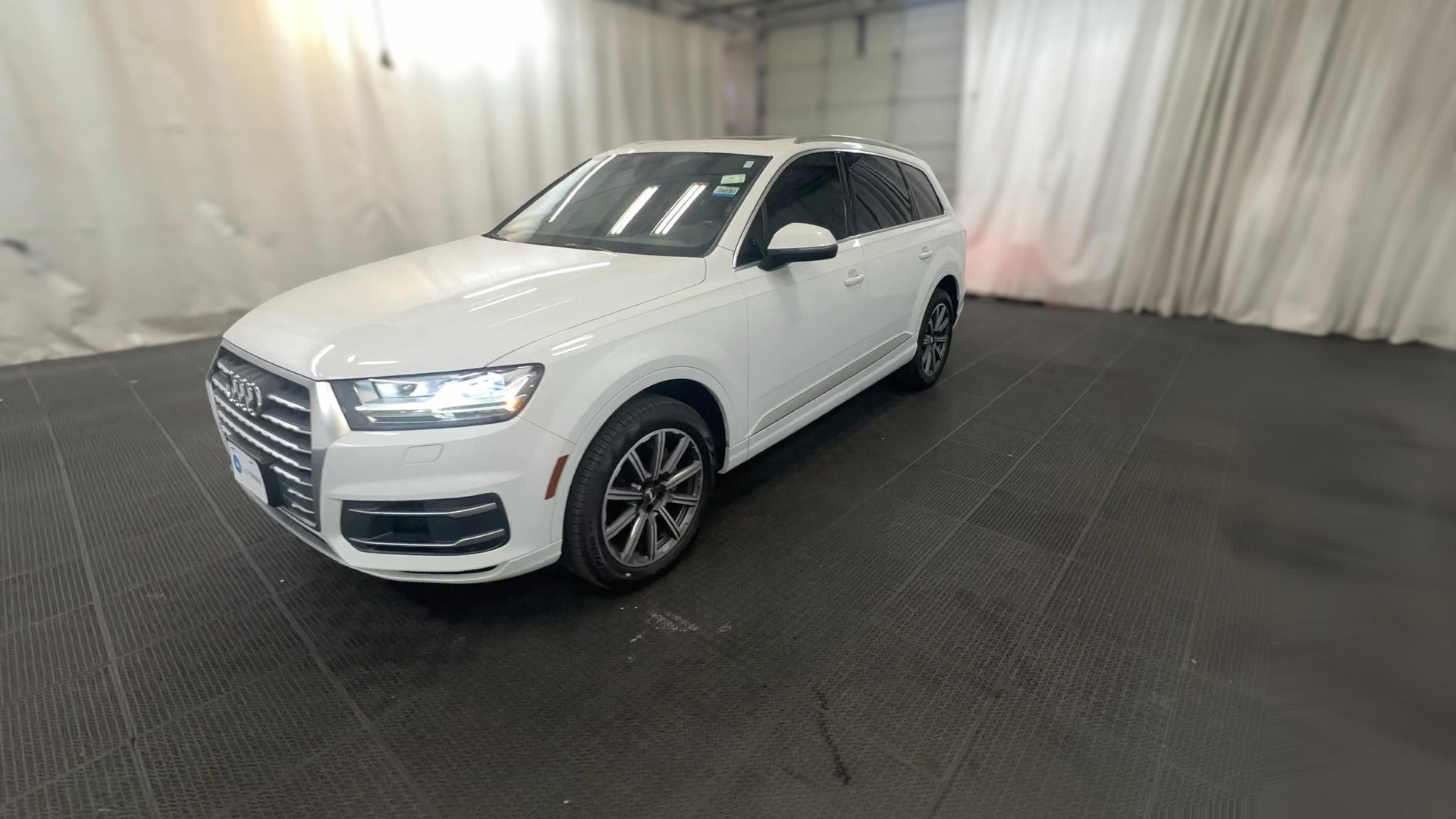 2019 Audi Q7 vehicle photo