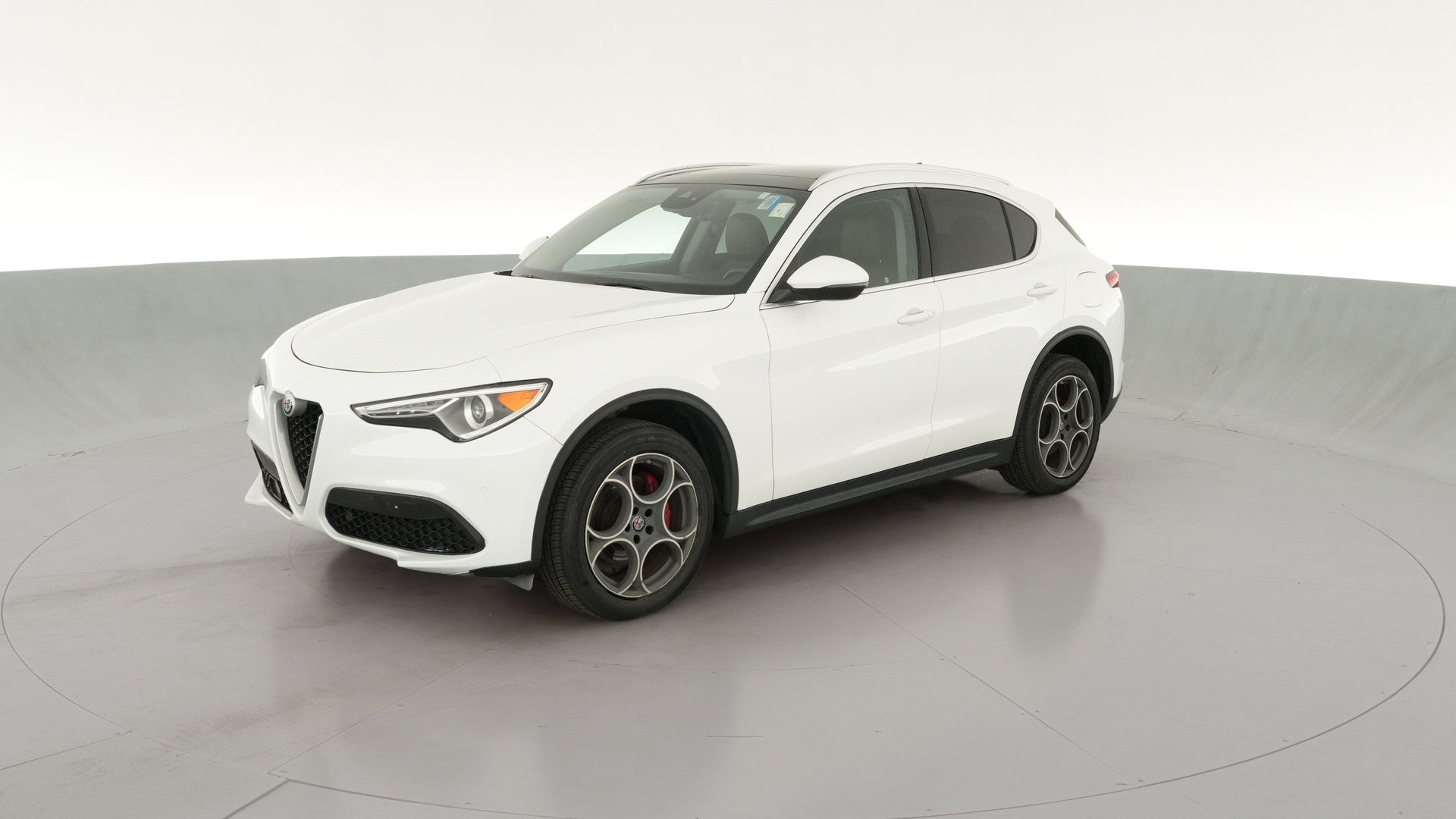 2018 Alfa Romeo Stelvio vehicle photo