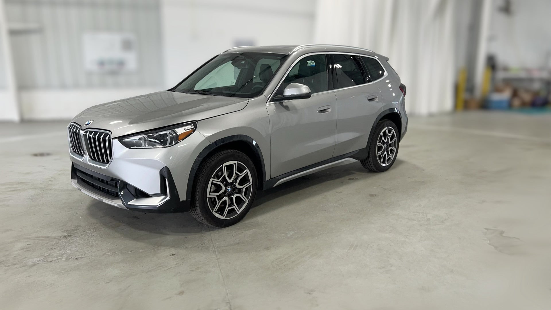 2025 BMW X1 vehicle photo