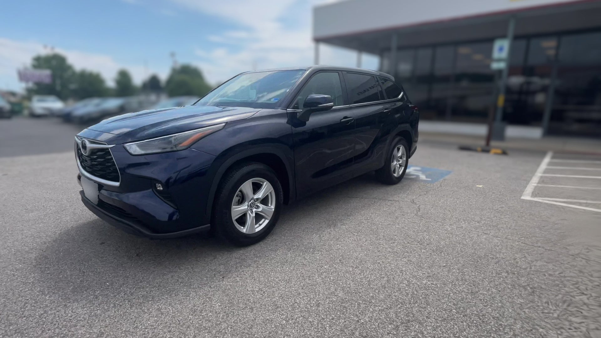 2025 Toyota Highlander vehicle photo