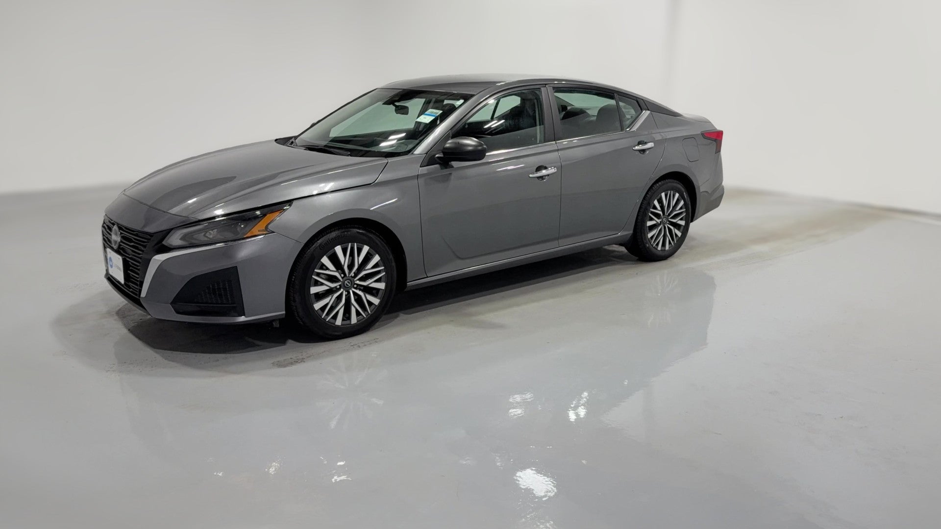2025 Nissan Altima vehicle photo