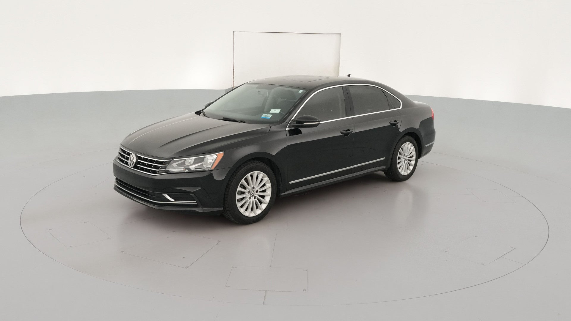 2016 Volkswagen Passat vehicle photo
