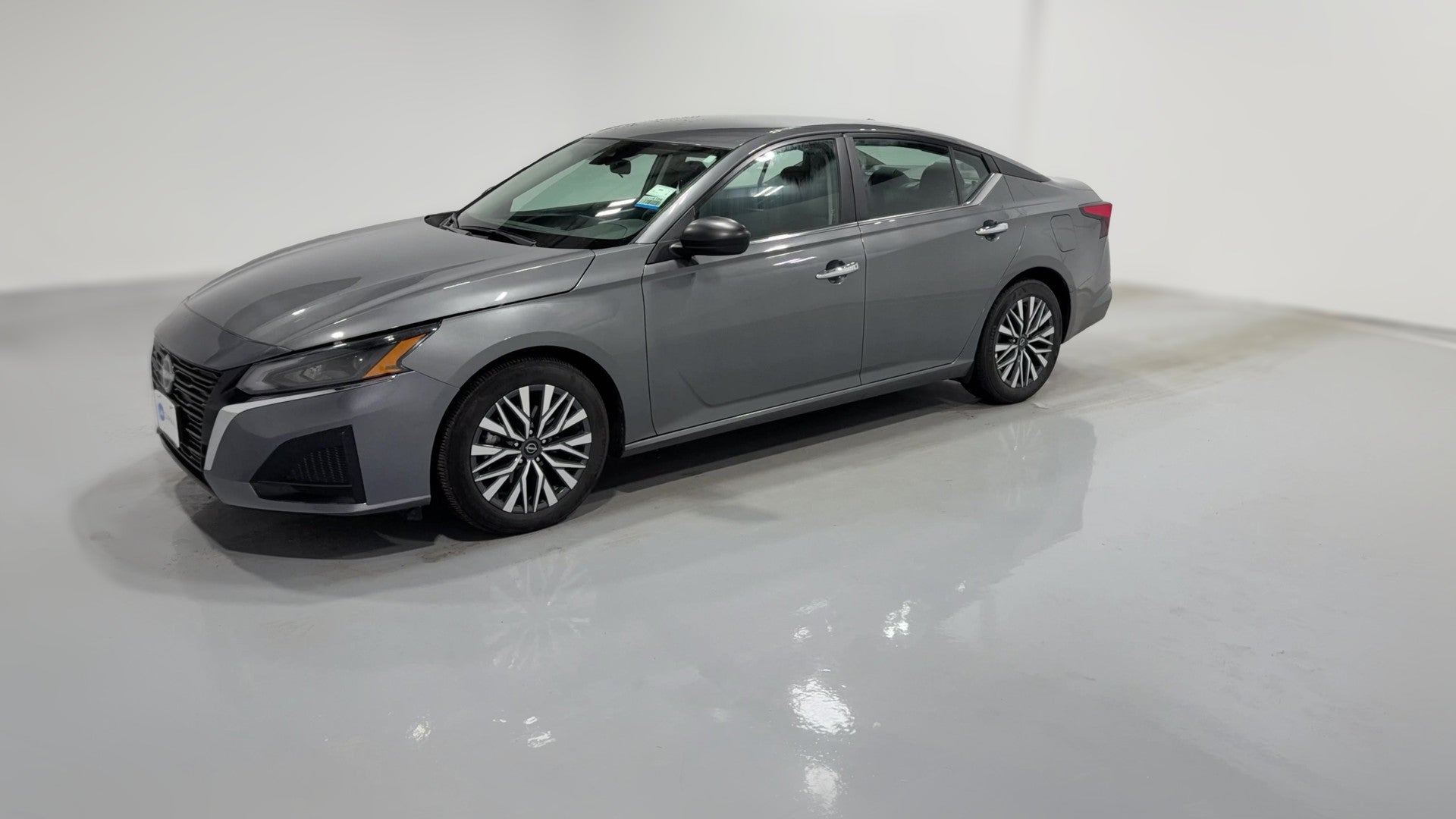 2025 Nissan Altima vehicle photo