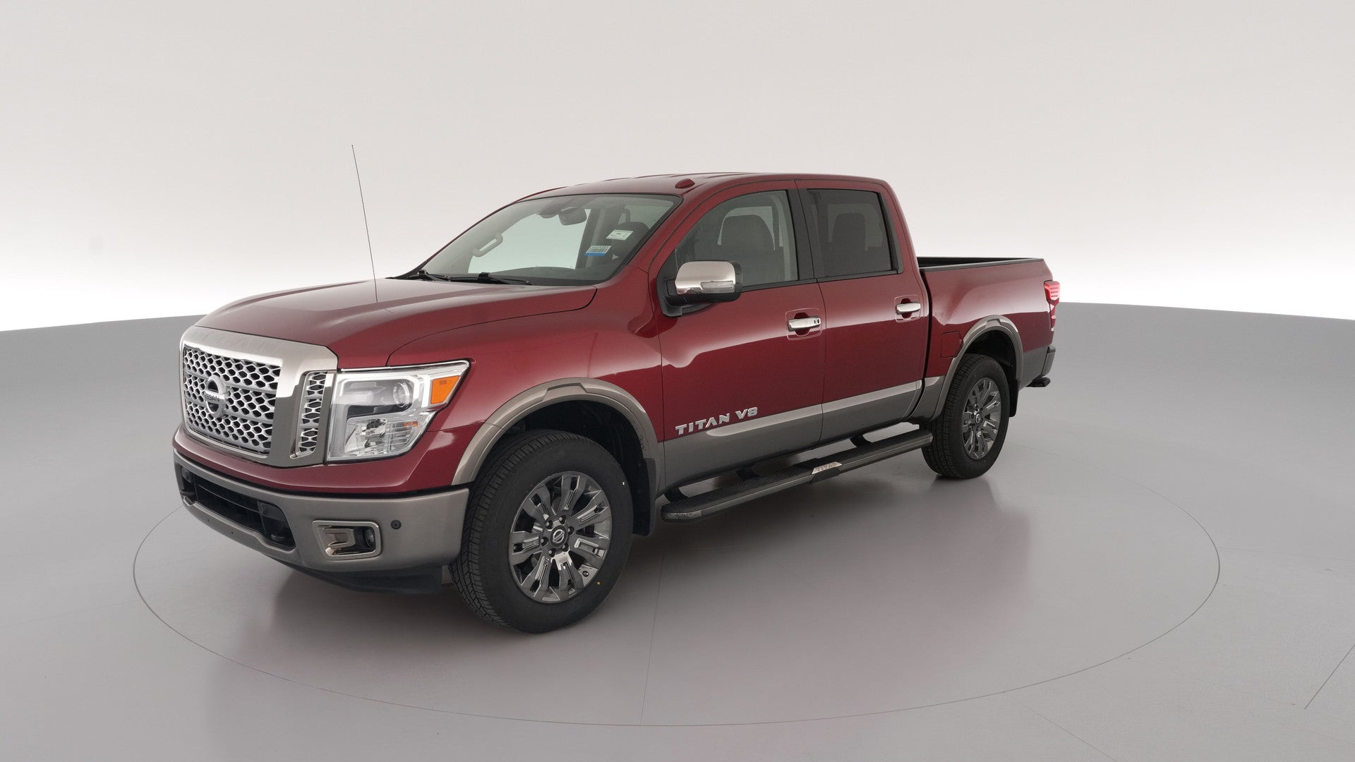 2018 Nissan Titan Crew Cab vehicle photo