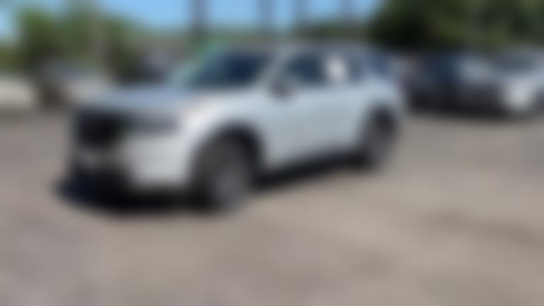 2025 Nissan Pathfinder vehicle photo