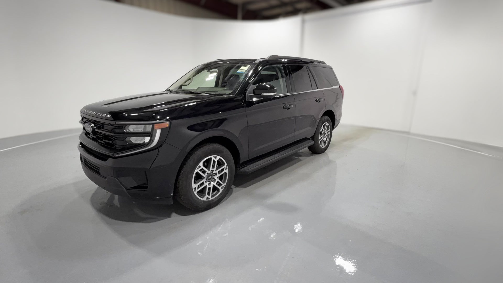 2025 Ford Expedition vehicle photo