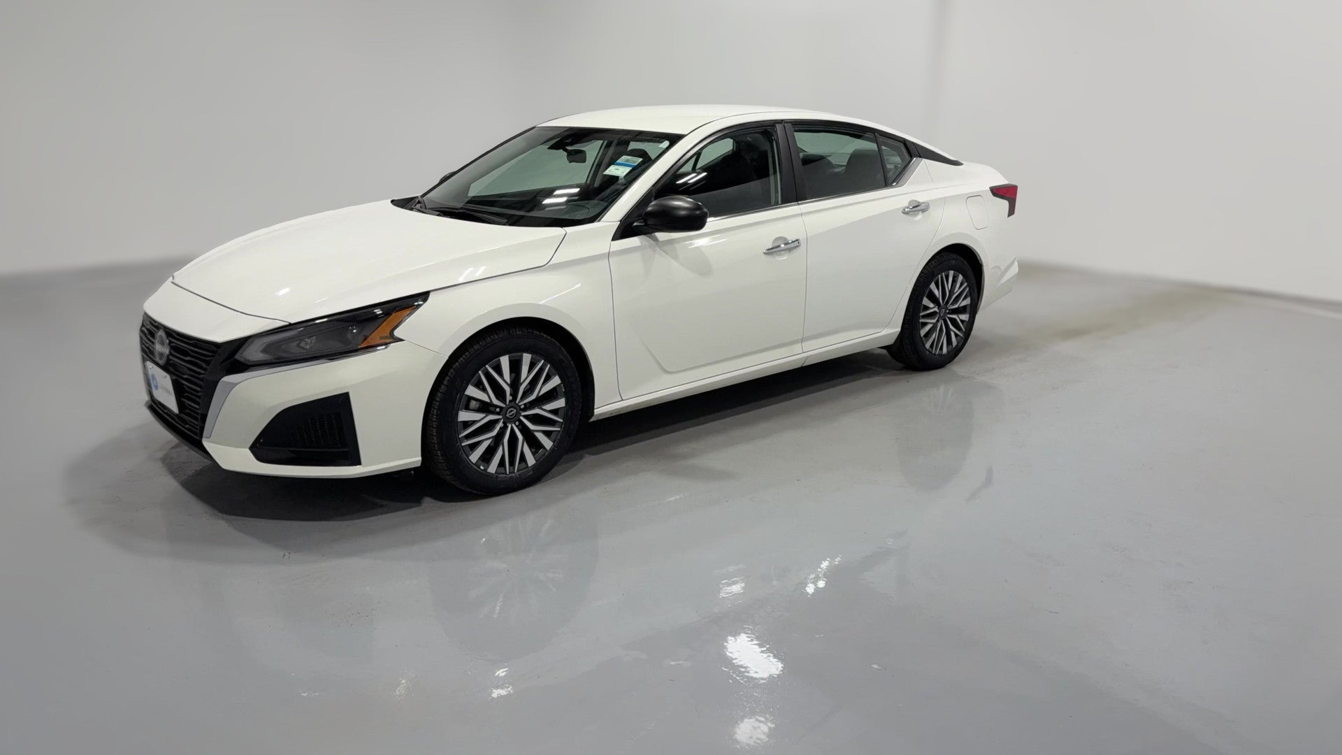 2025 Nissan Altima vehicle photo