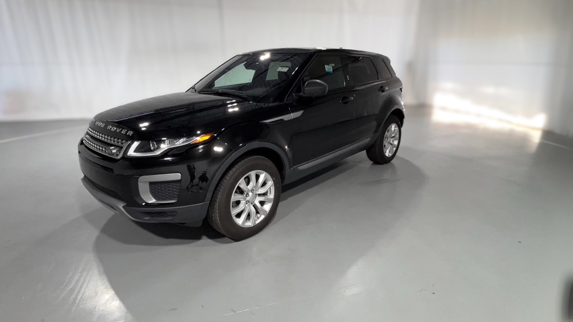 2017 Land Rover Range Rover Evoque vehicle photo