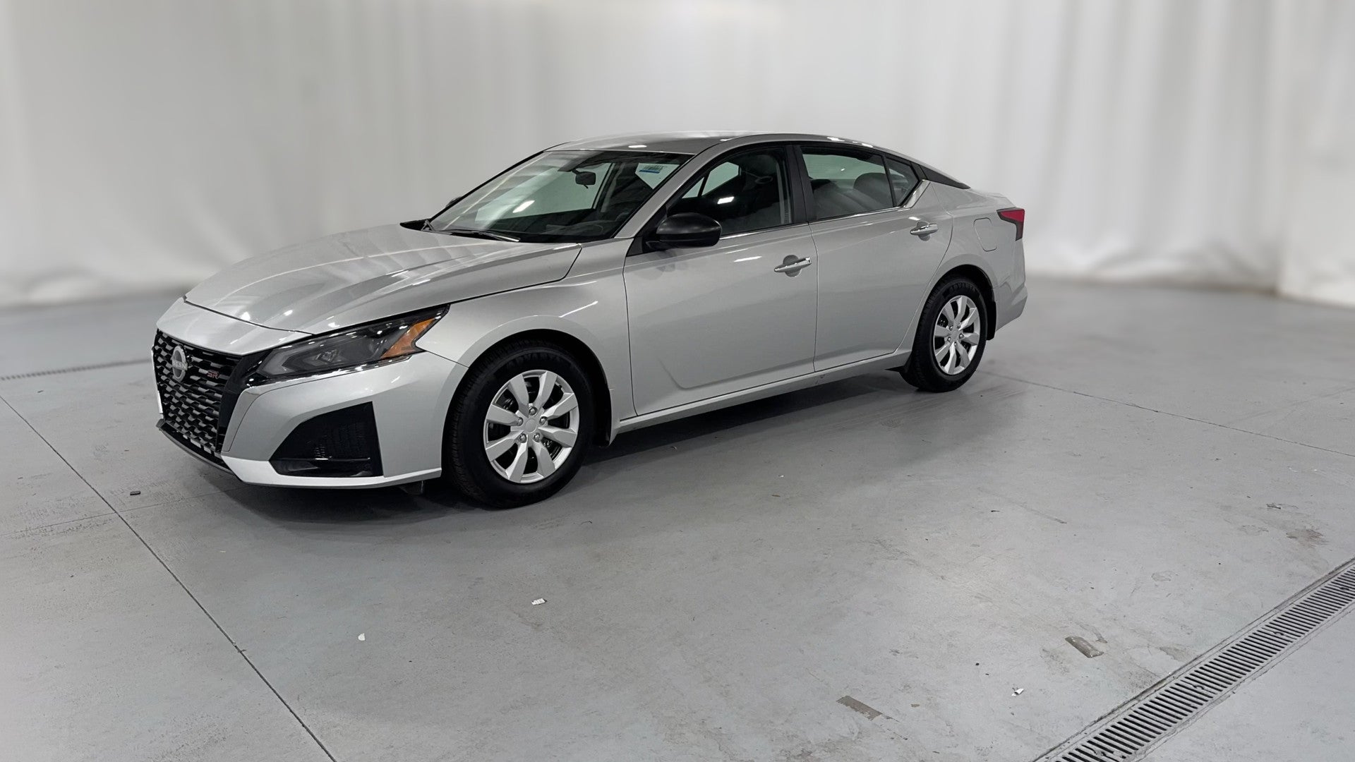 2024 Nissan Altima vehicle photo