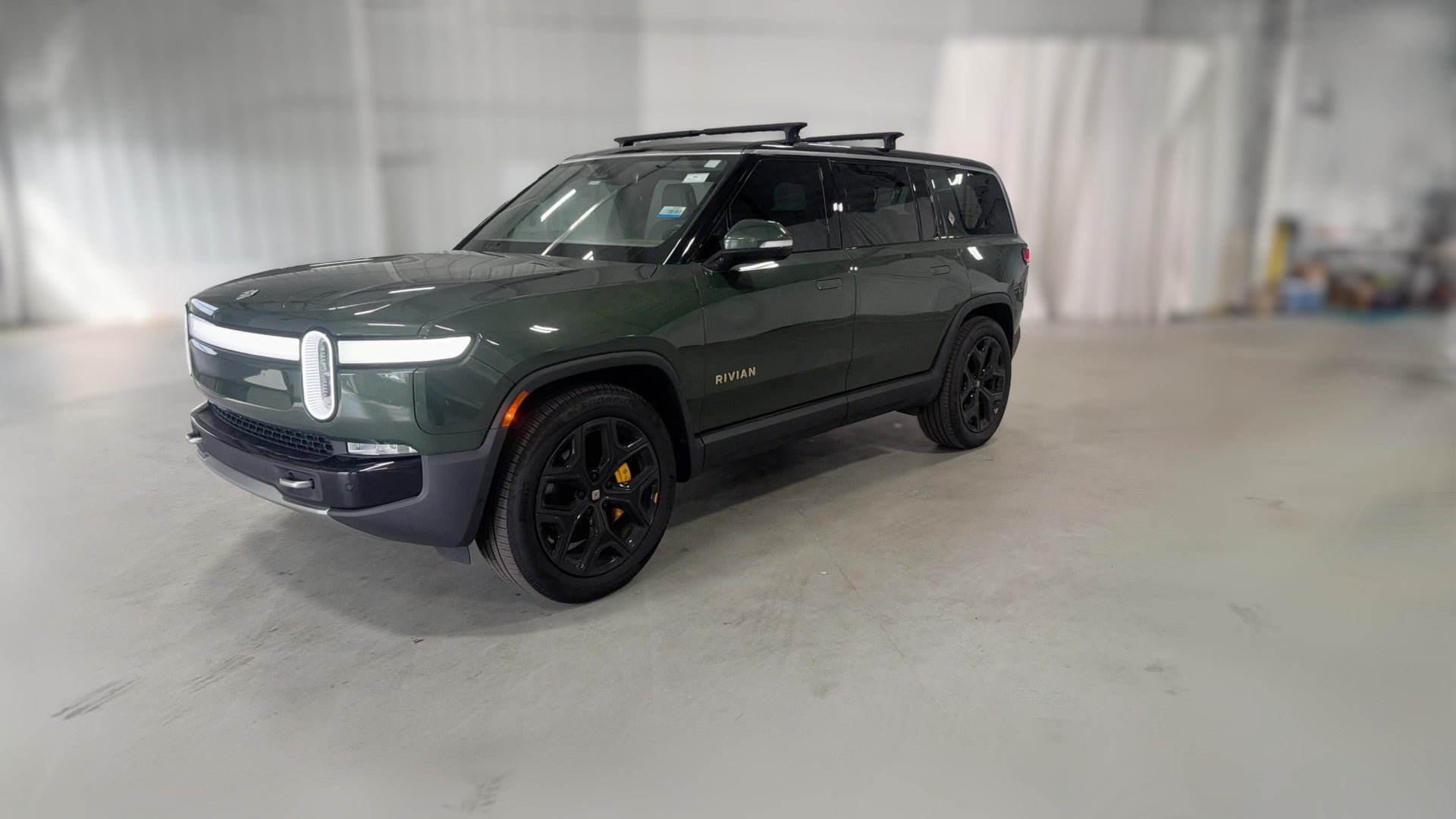 2023 Rivian R1S vehicle photo