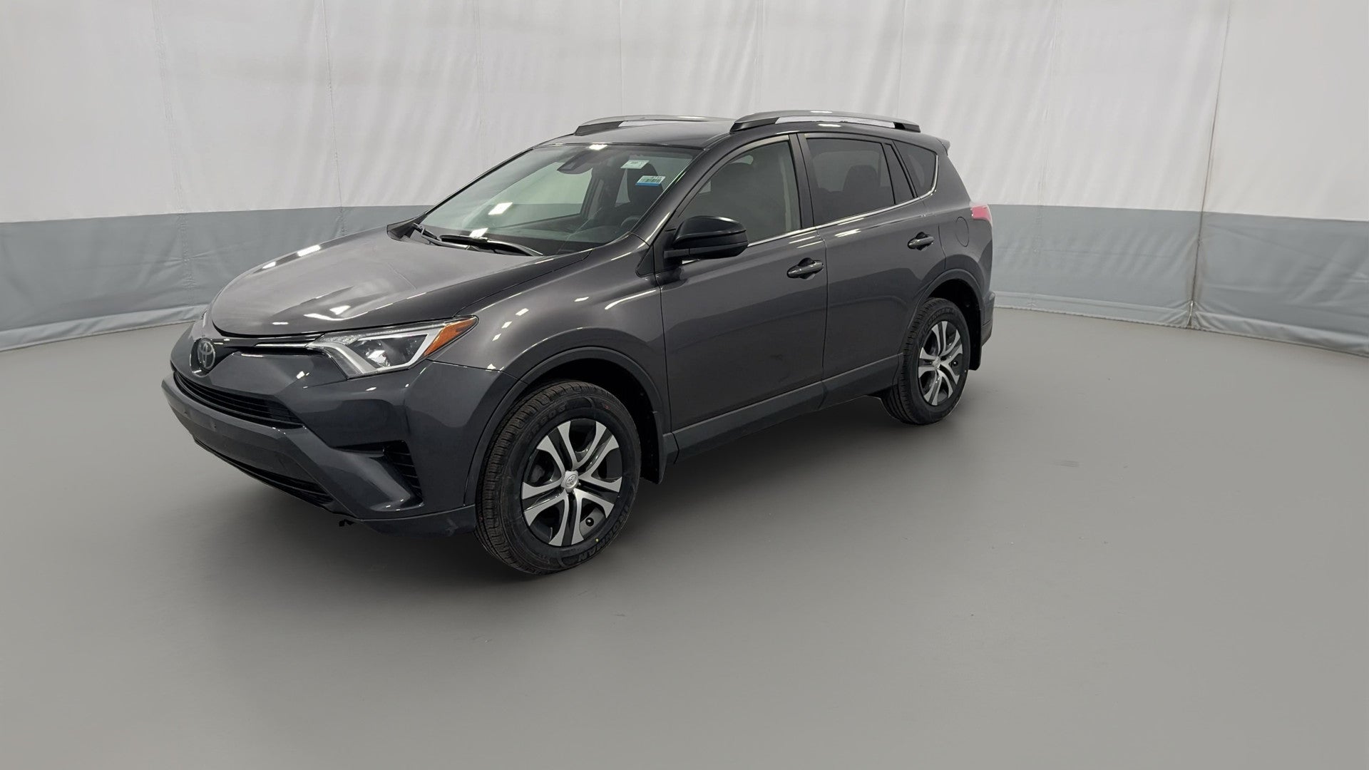 2018 Toyota RAV4 vehicle photo