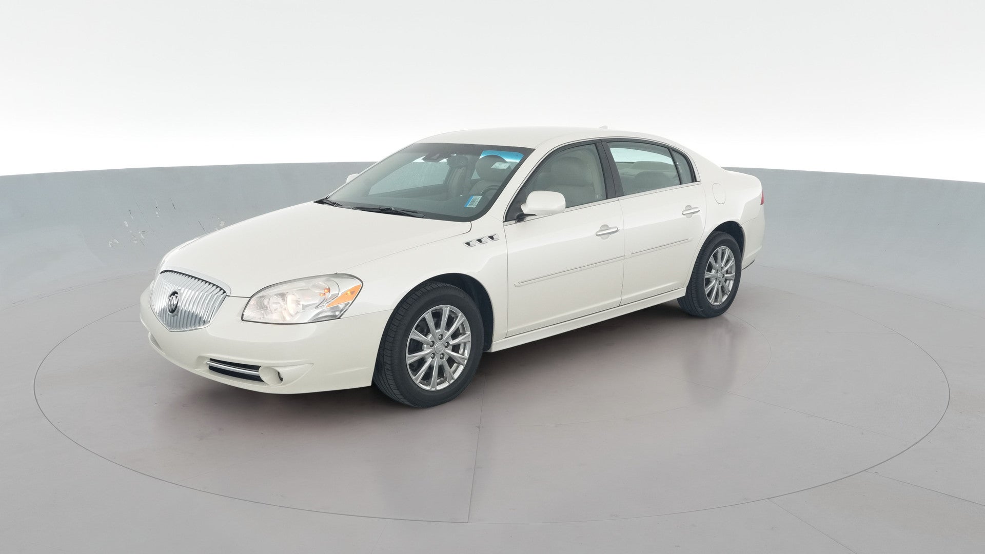 2011 Buick Lucerne vehicle photo