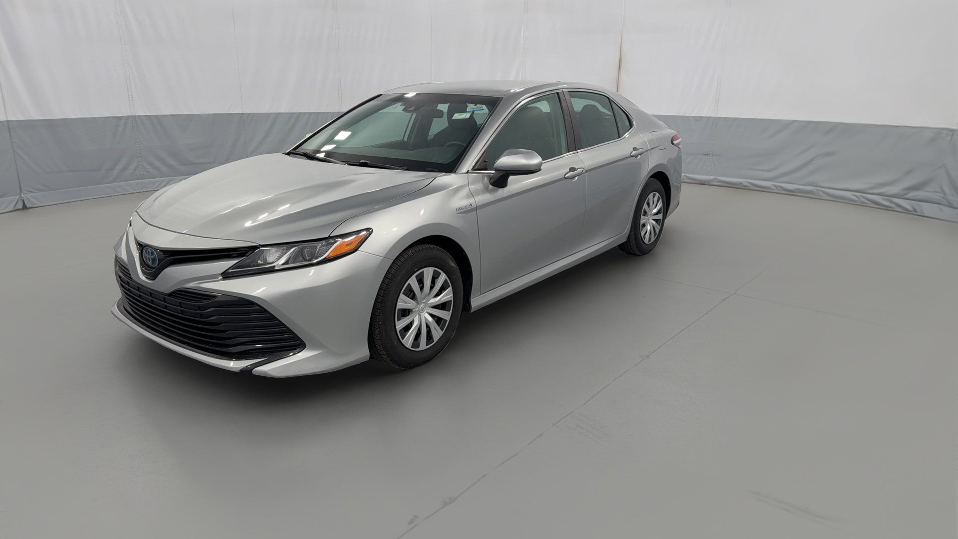2020 Toyota Camry Hybrid vehicle photo
