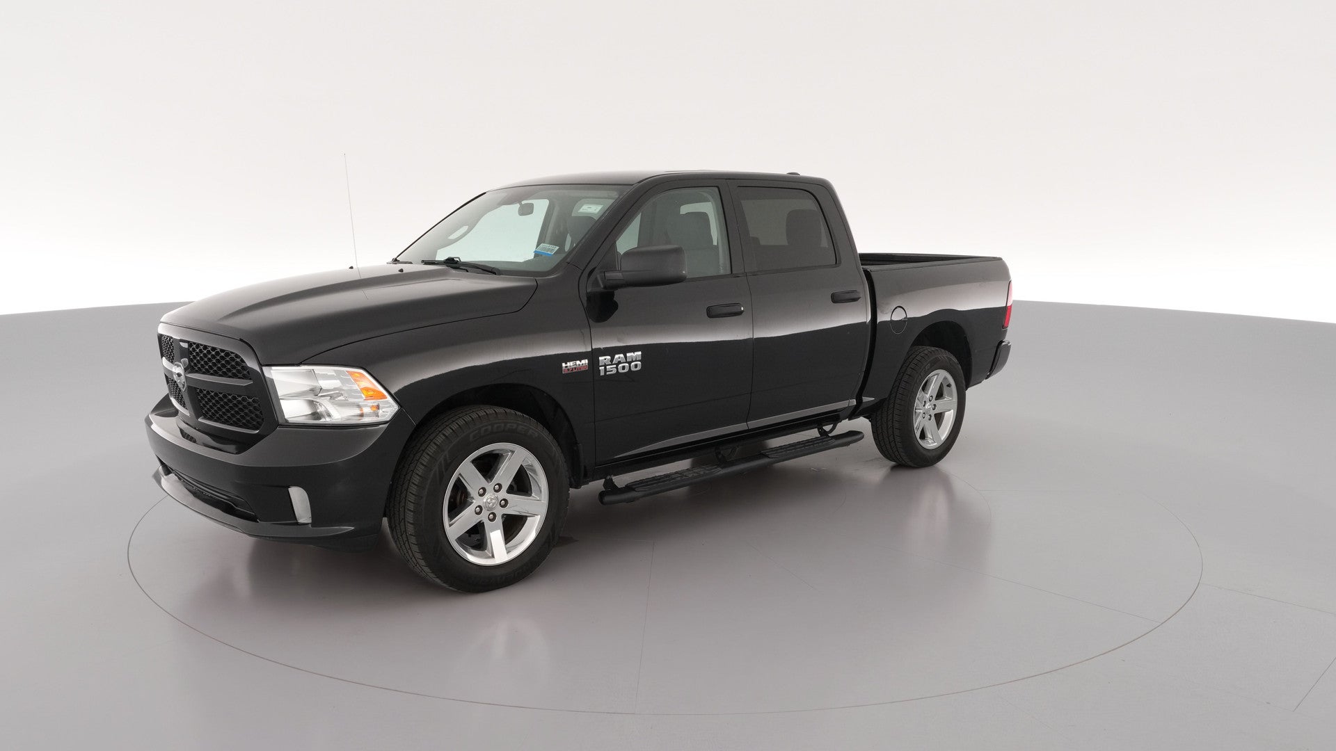2018 Ram 1500 Crew Cab vehicle photo