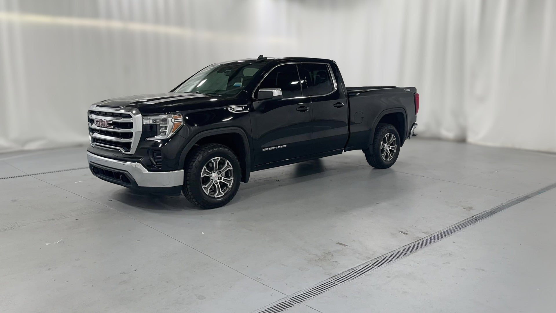 2020 GMC Sierra 1500 Double Cab vehicle photo