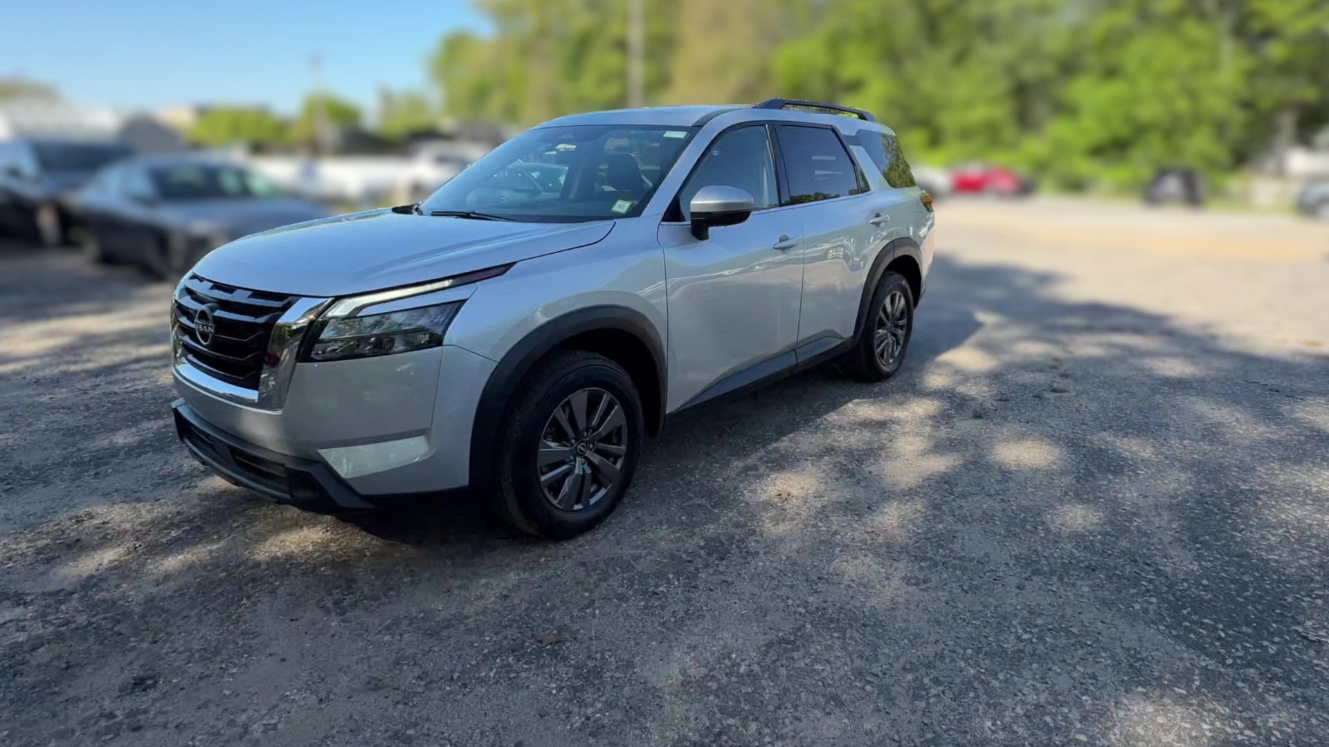 2025 Nissan Pathfinder vehicle photo