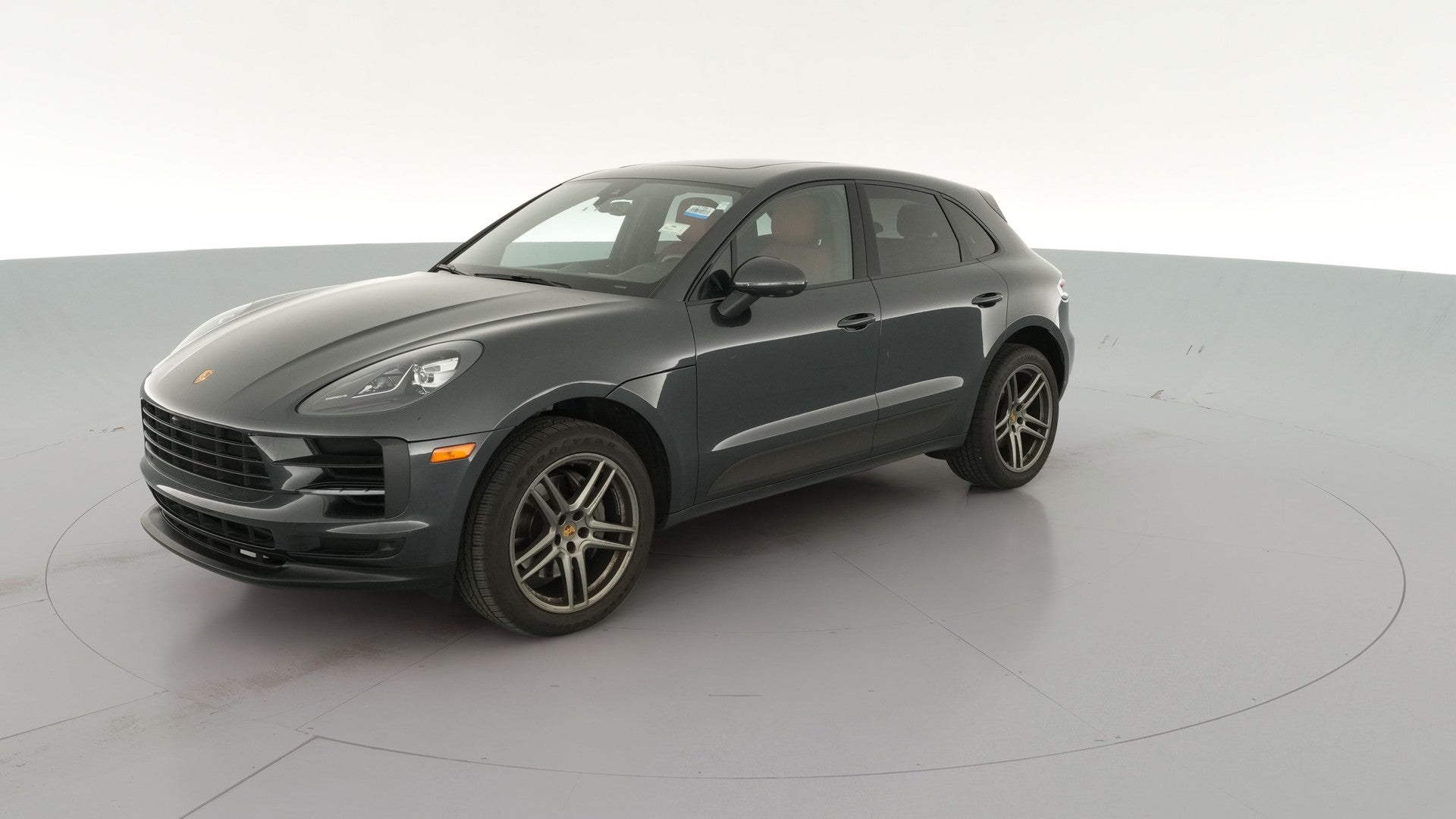 2021 Porsche Macan vehicle photo