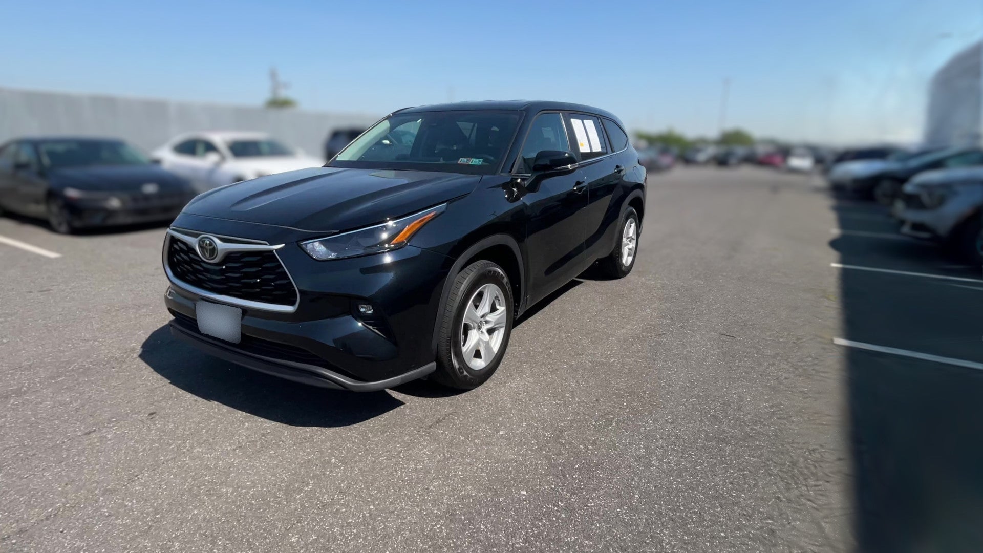 2025 Toyota Highlander vehicle photo