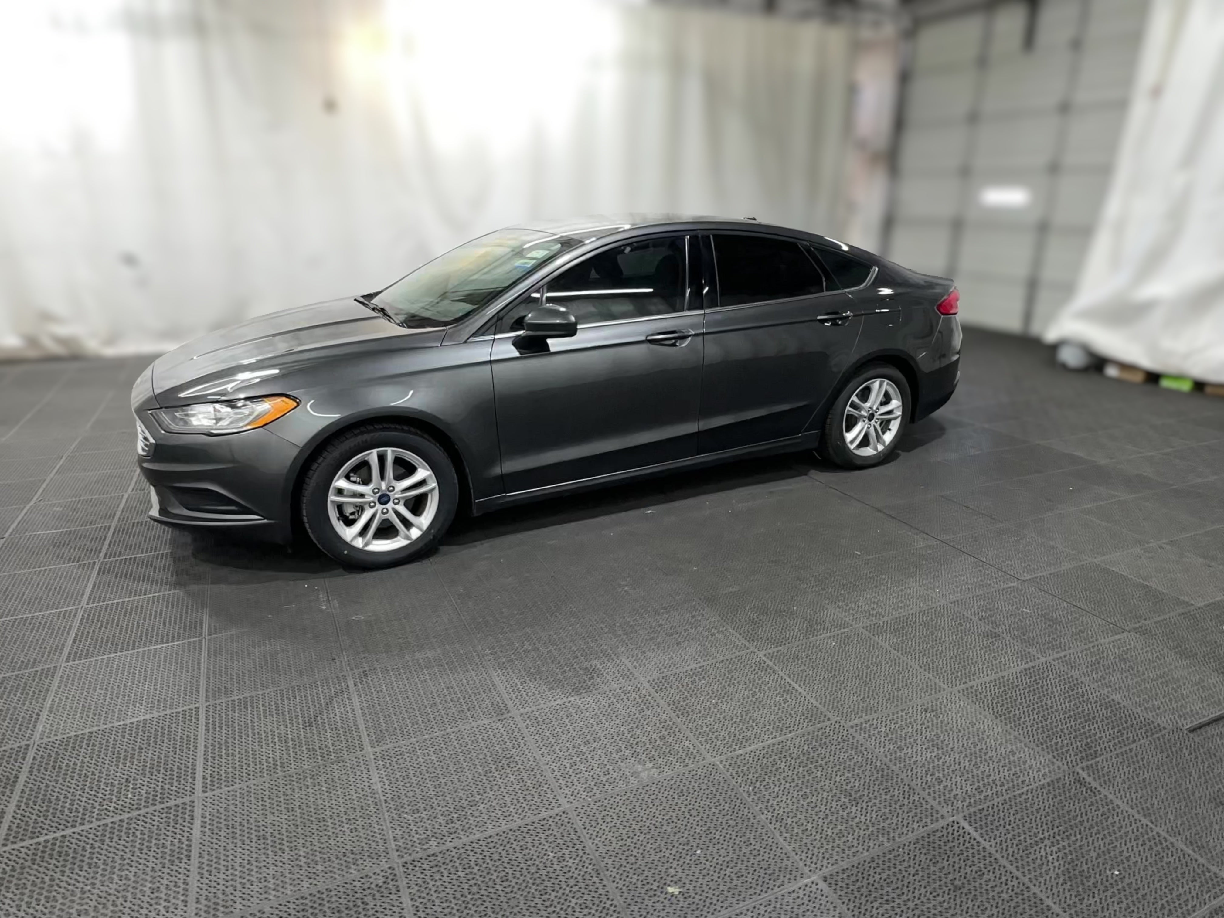 2018 Ford Fusion SE - Photo 23