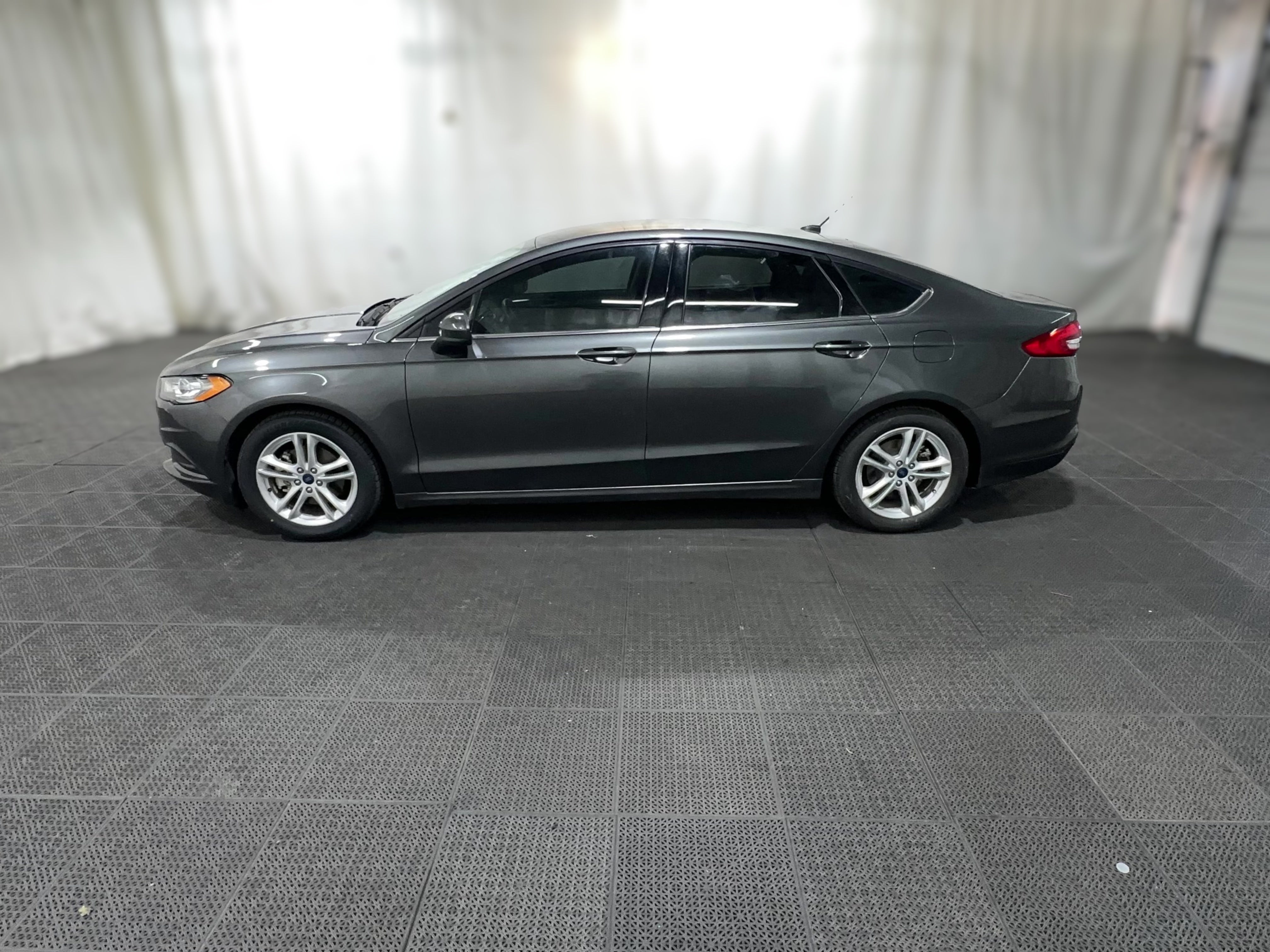 2018 Ford Fusion SE - Photo 24