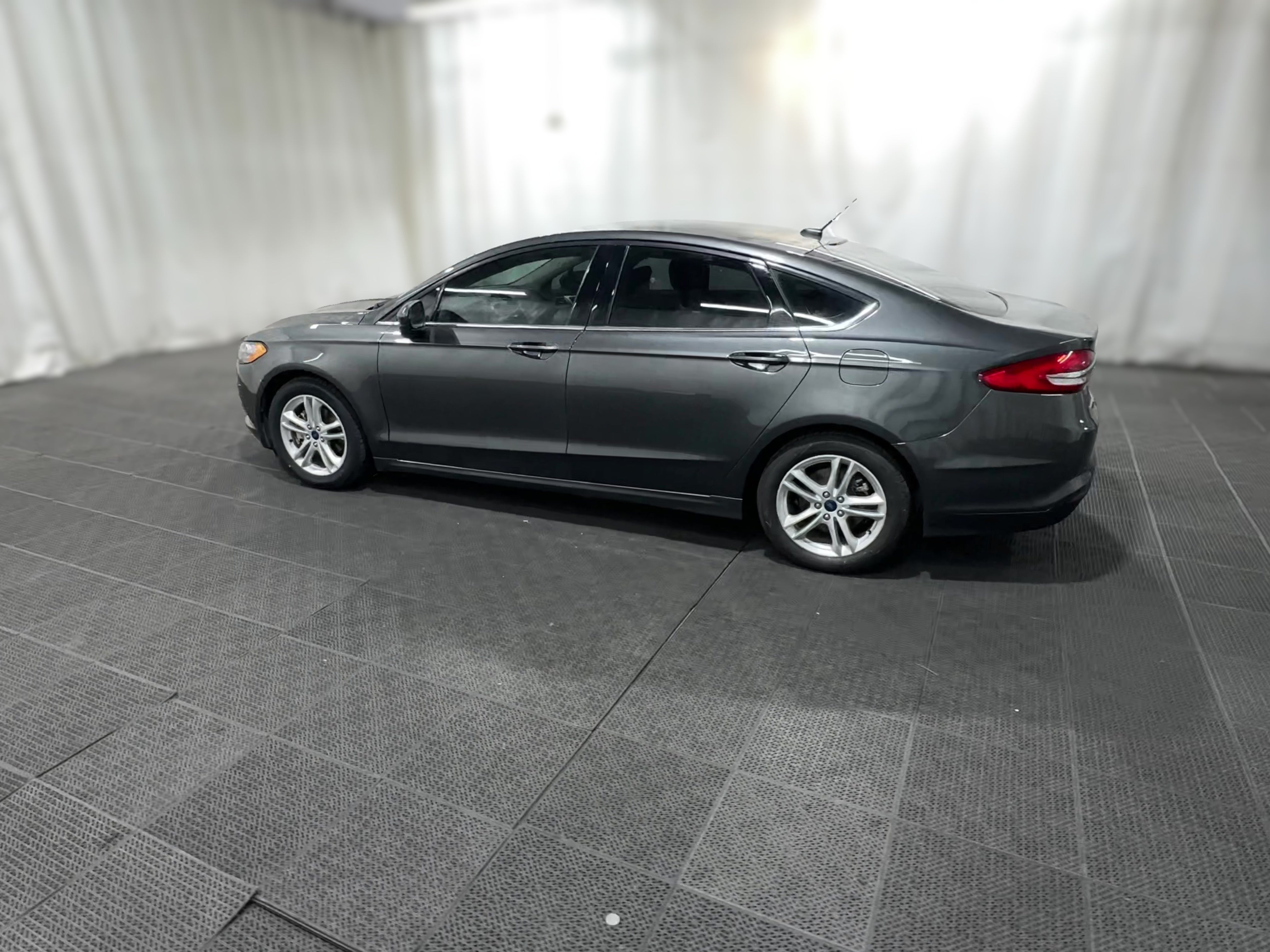 2018 Ford Fusion SE - Photo 25
