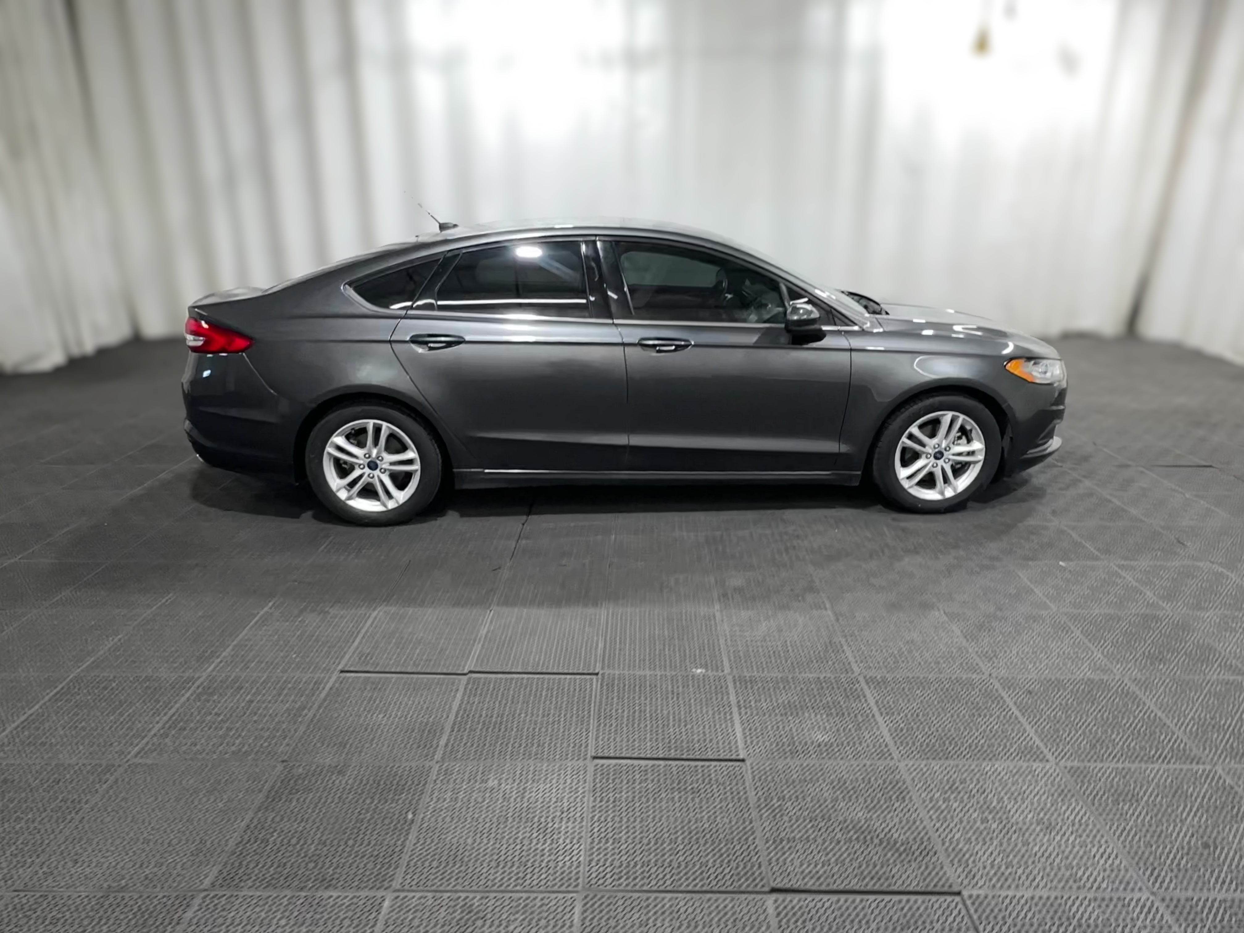 2018 Ford Fusion SE - Photo 32