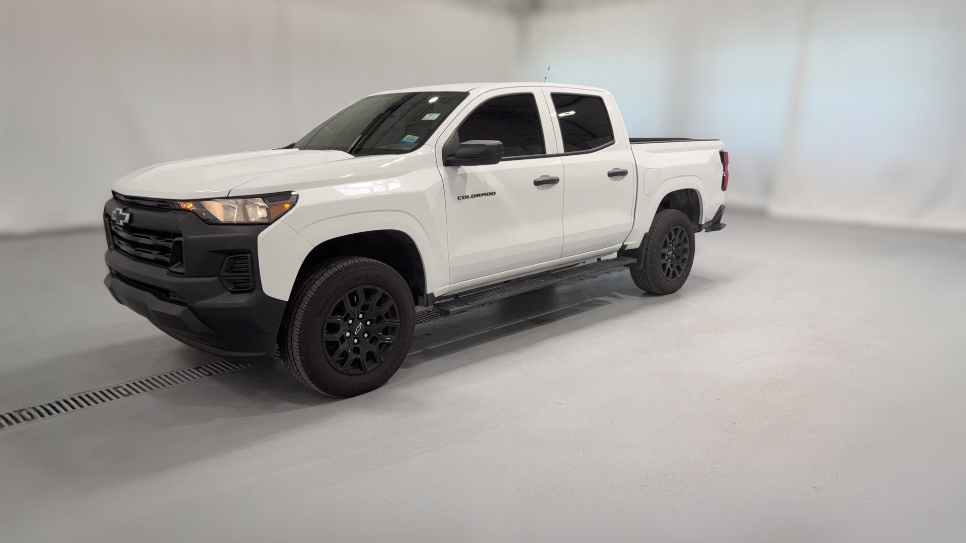 2025 Chevrolet Colorado Crew Cab vehicle photo