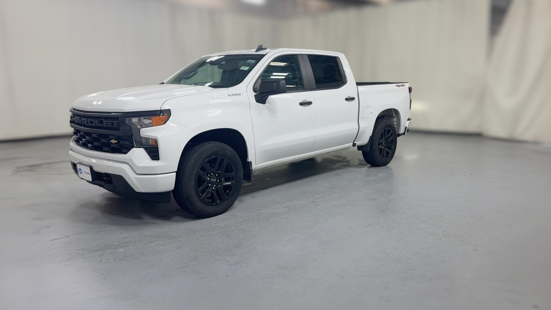 2024 Chevrolet Silverado 1500 Crew Cab vehicle photo