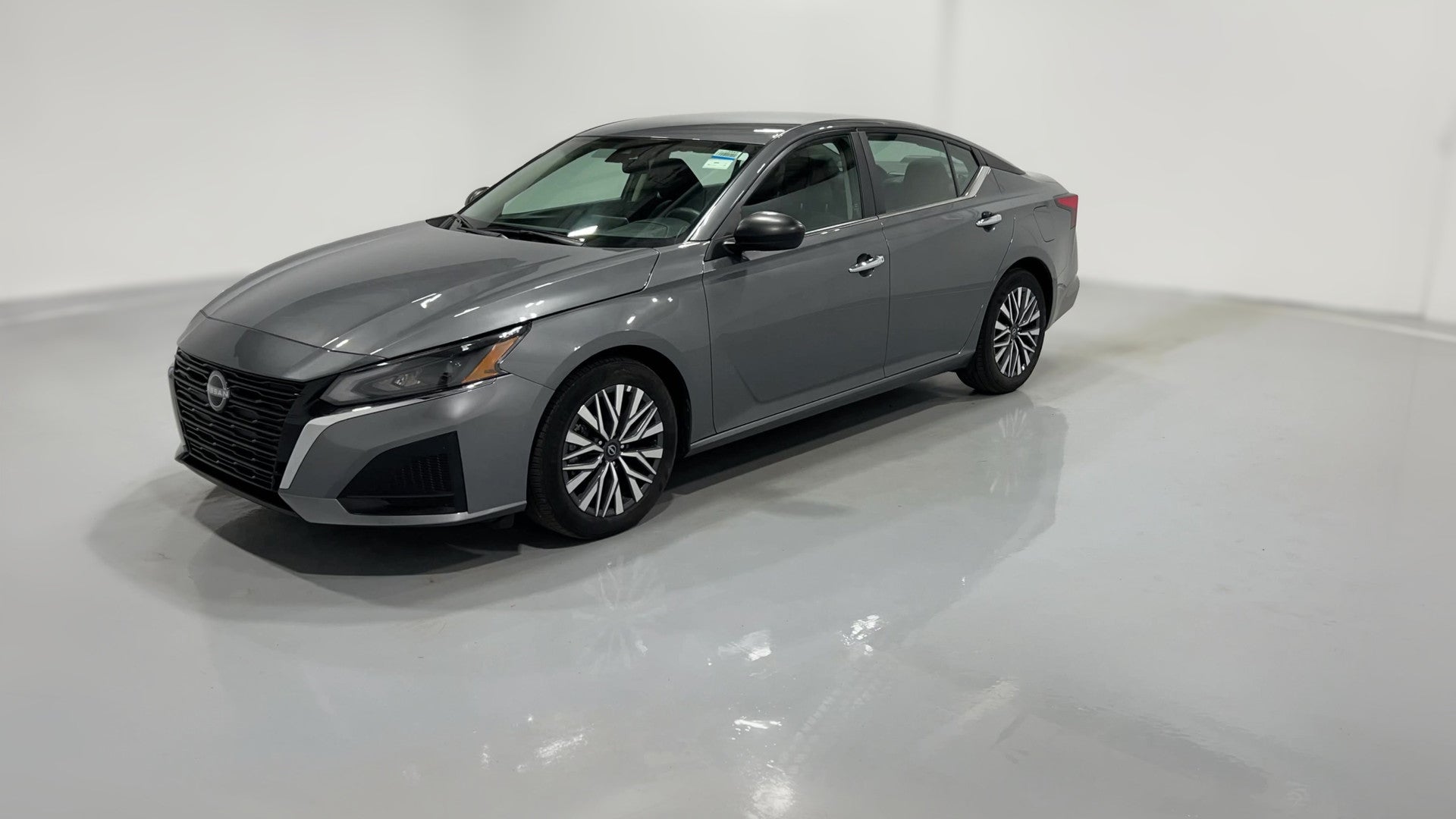 2025 Nissan Altima vehicle photo