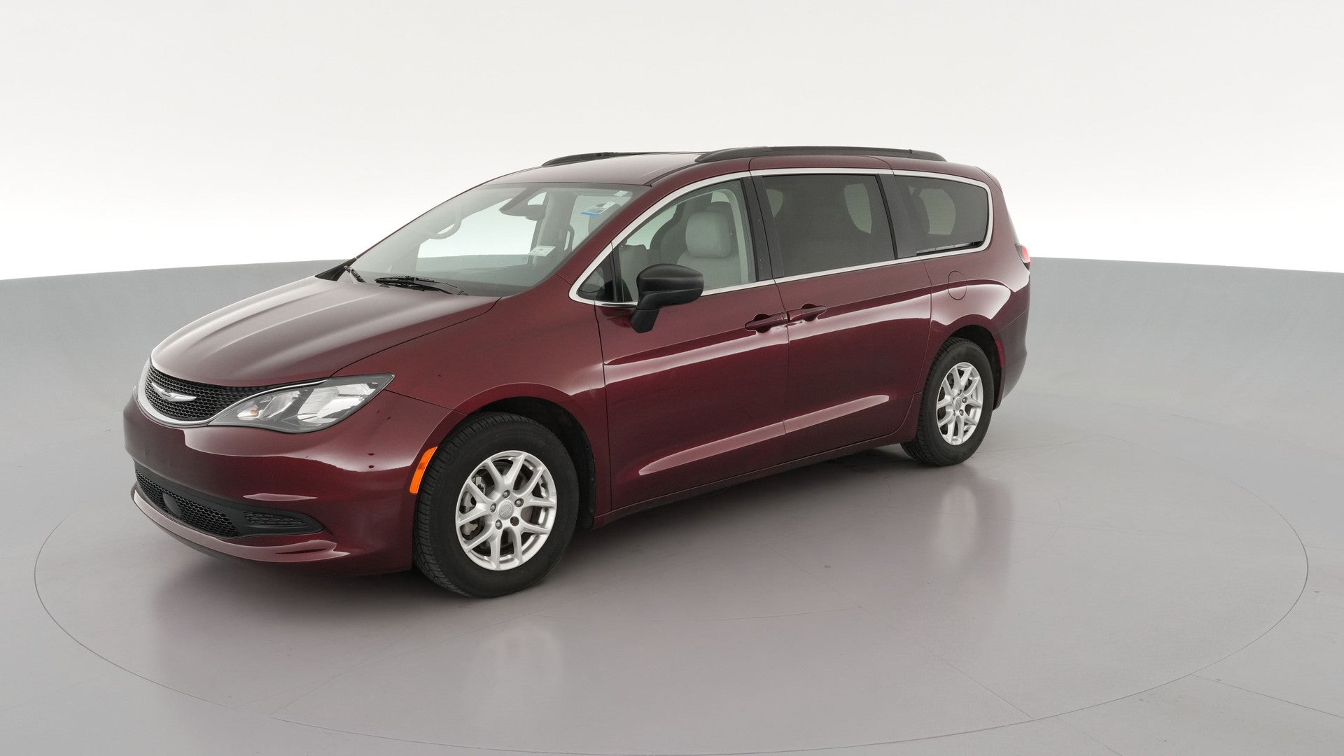 2021 Chrysler Voyager vehicle photo