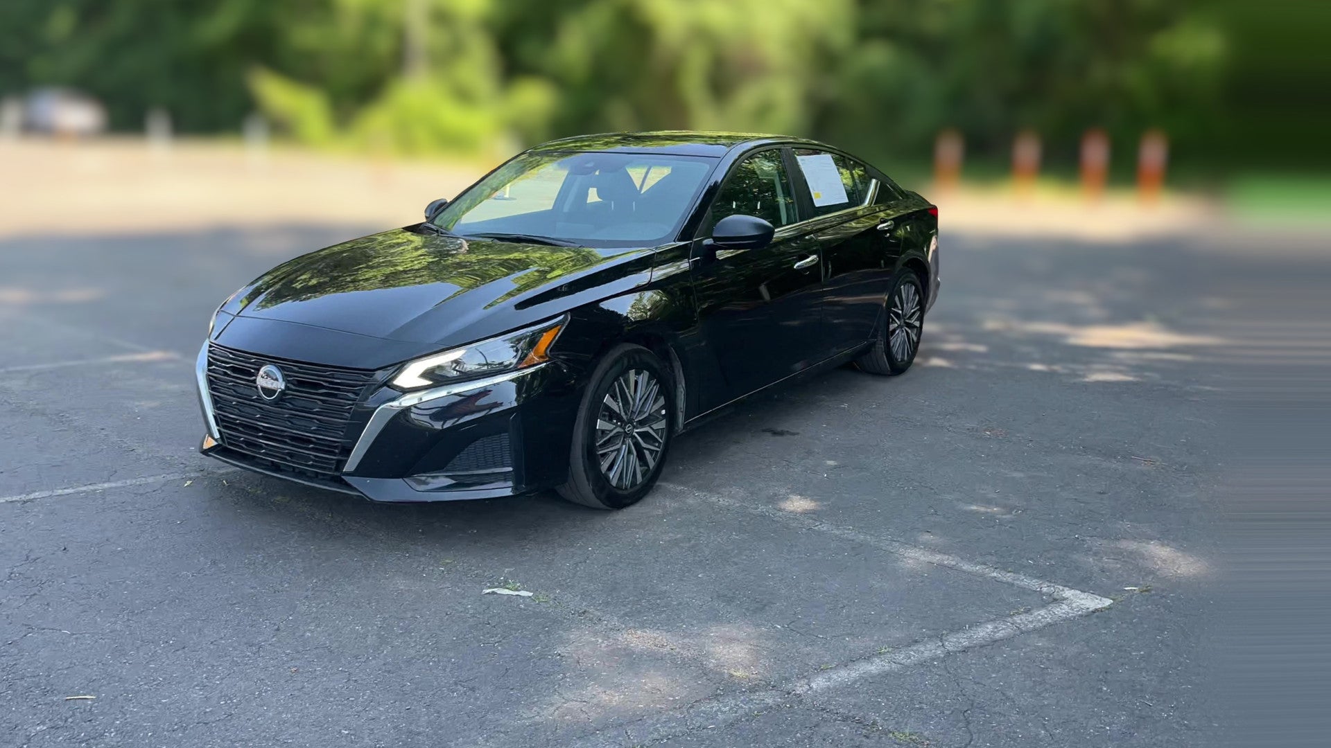 2025 Nissan Altima vehicle photo